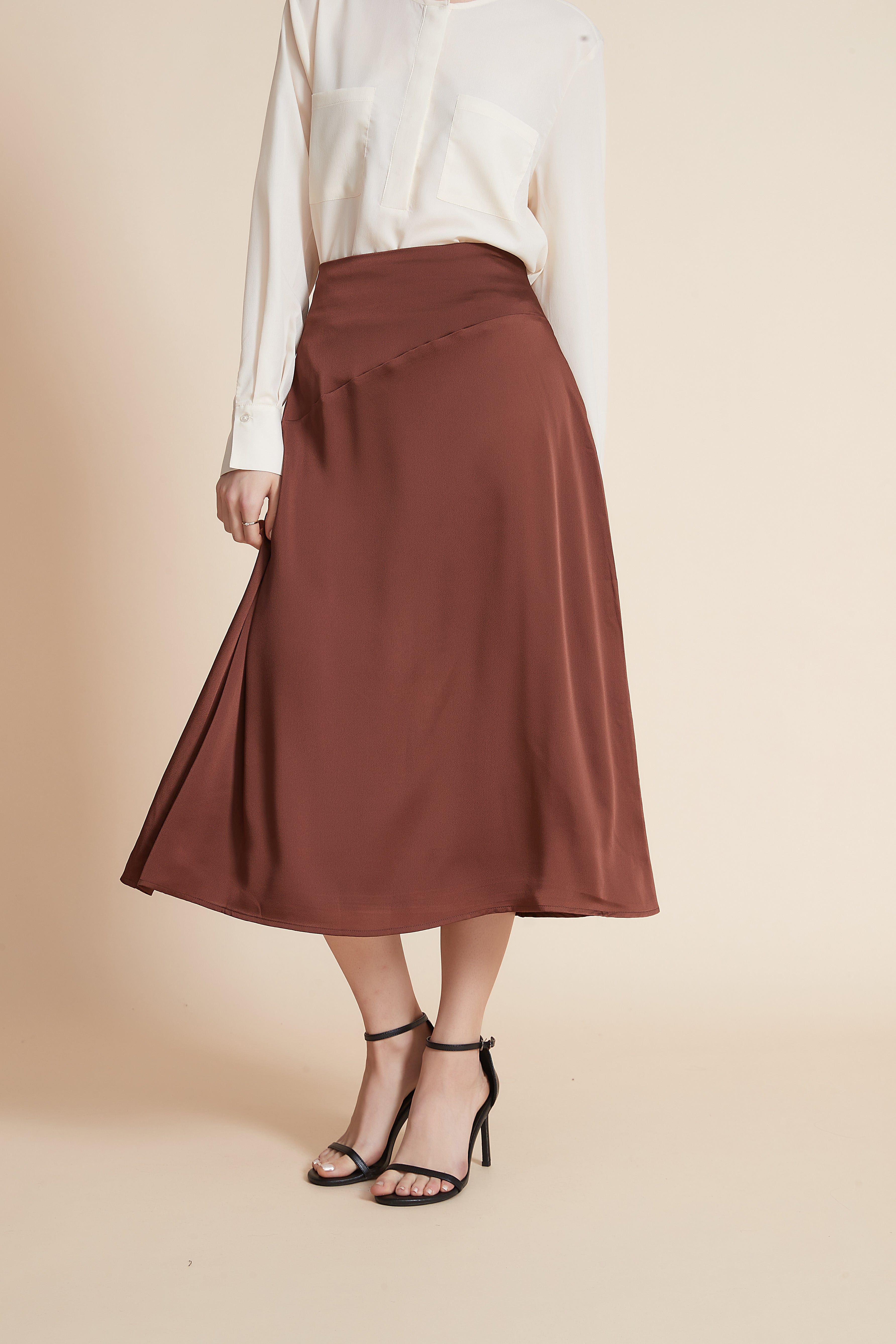 يولا تنورة نسائية ميدي سادة واسعة