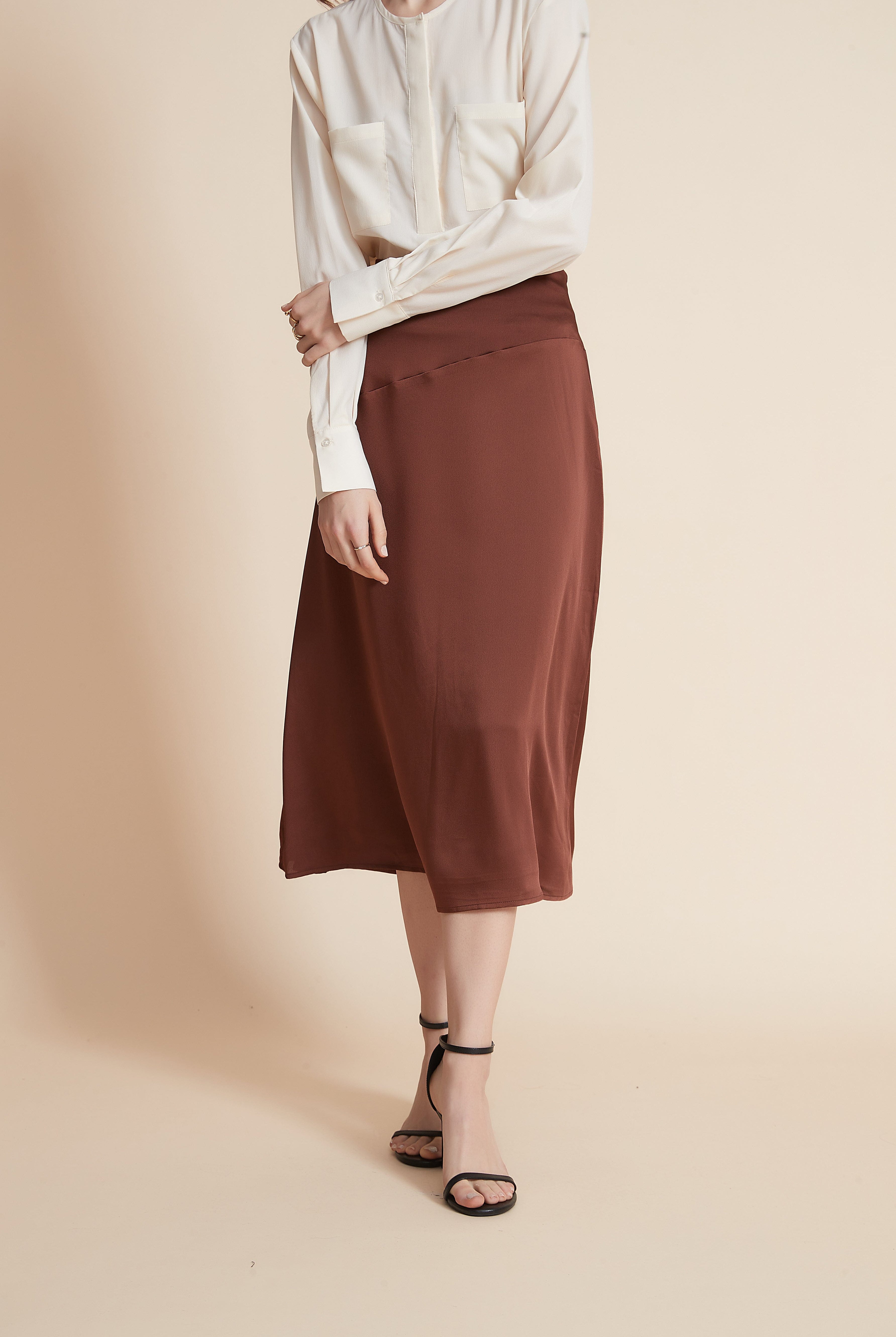 يولا تنورة نسائية ميدي سادة واسعة