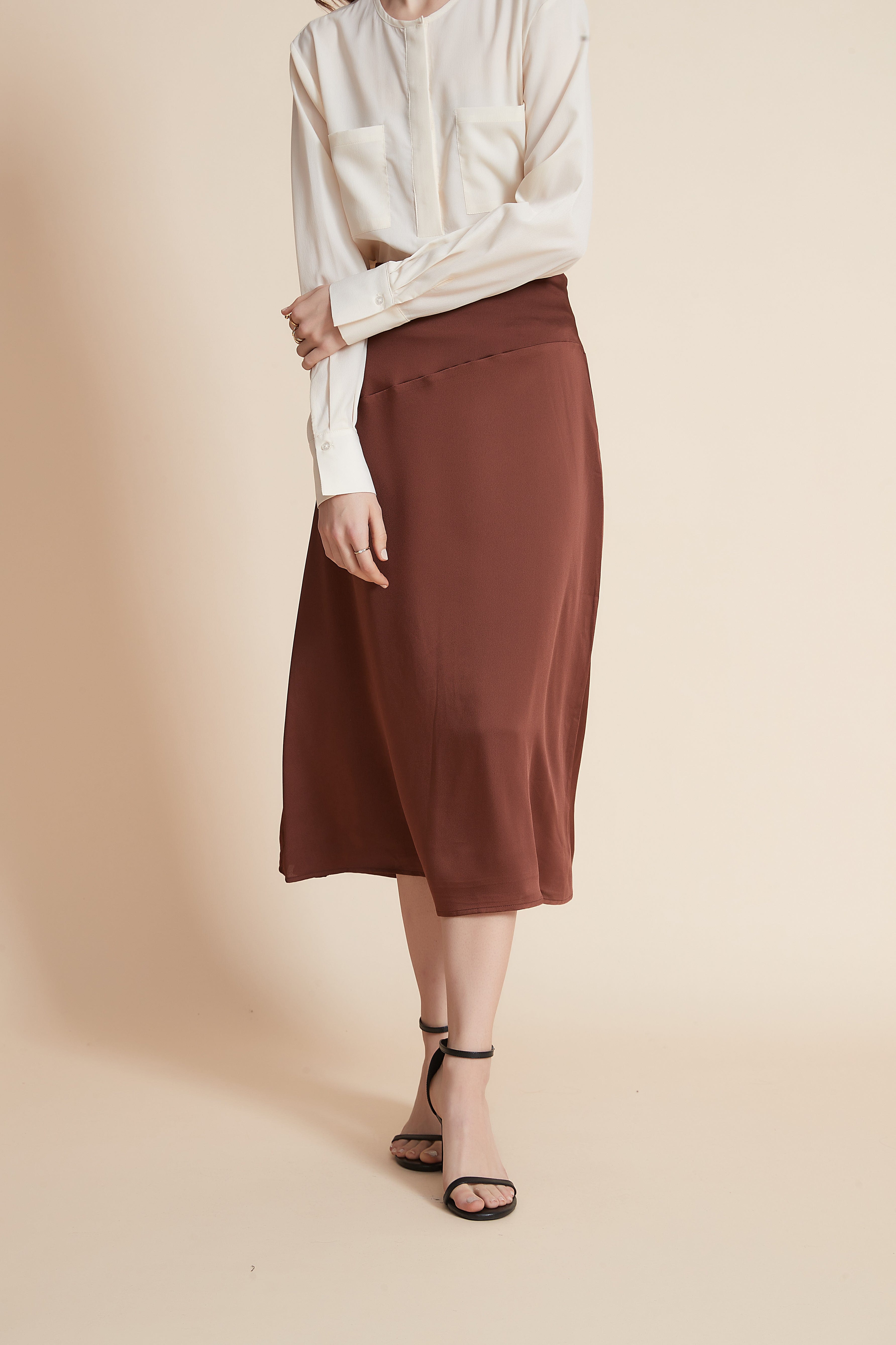 يولا تنورة نسائية ميدي سادة واسعة