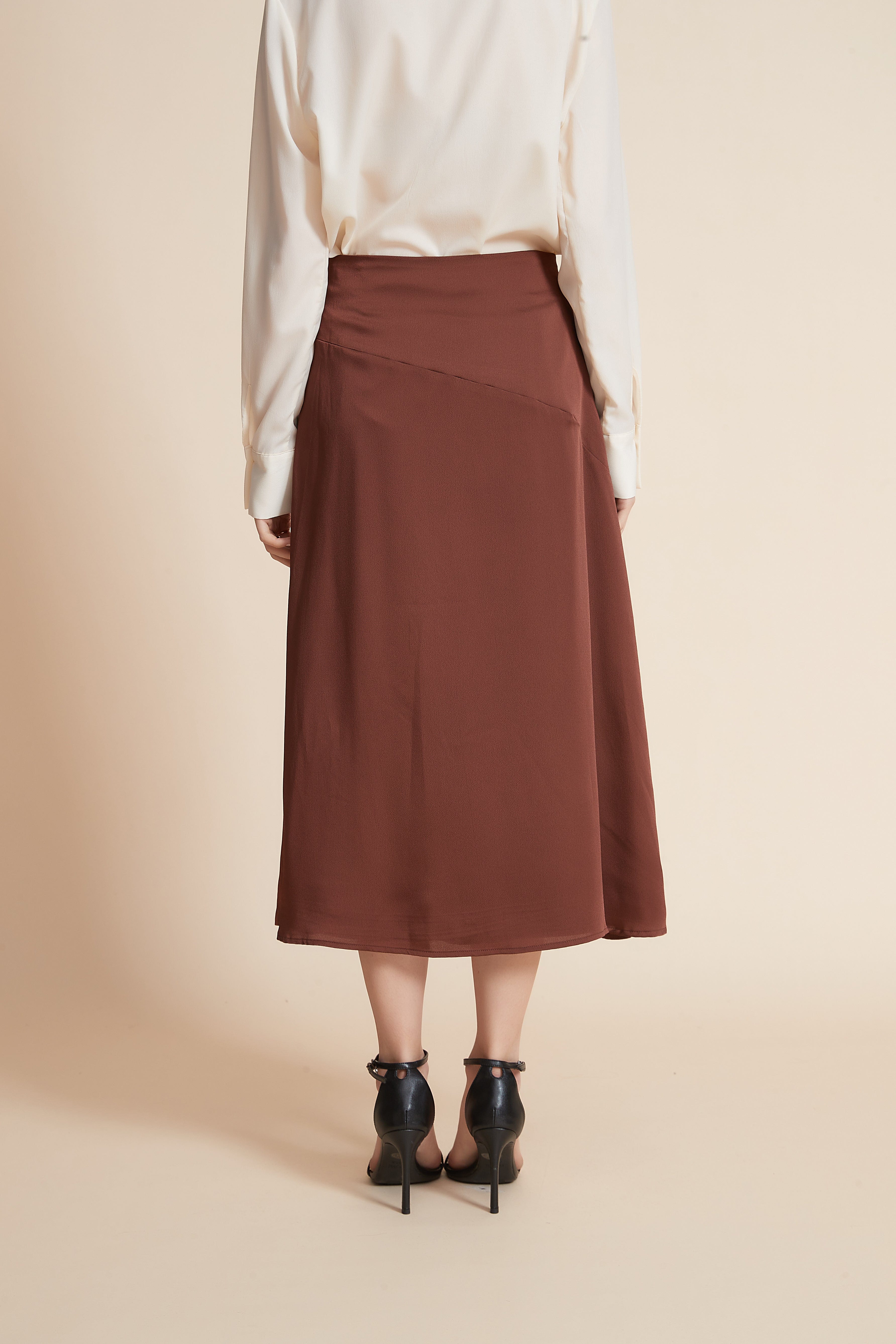 يولا تنورة نسائية ميدي سادة واسعة