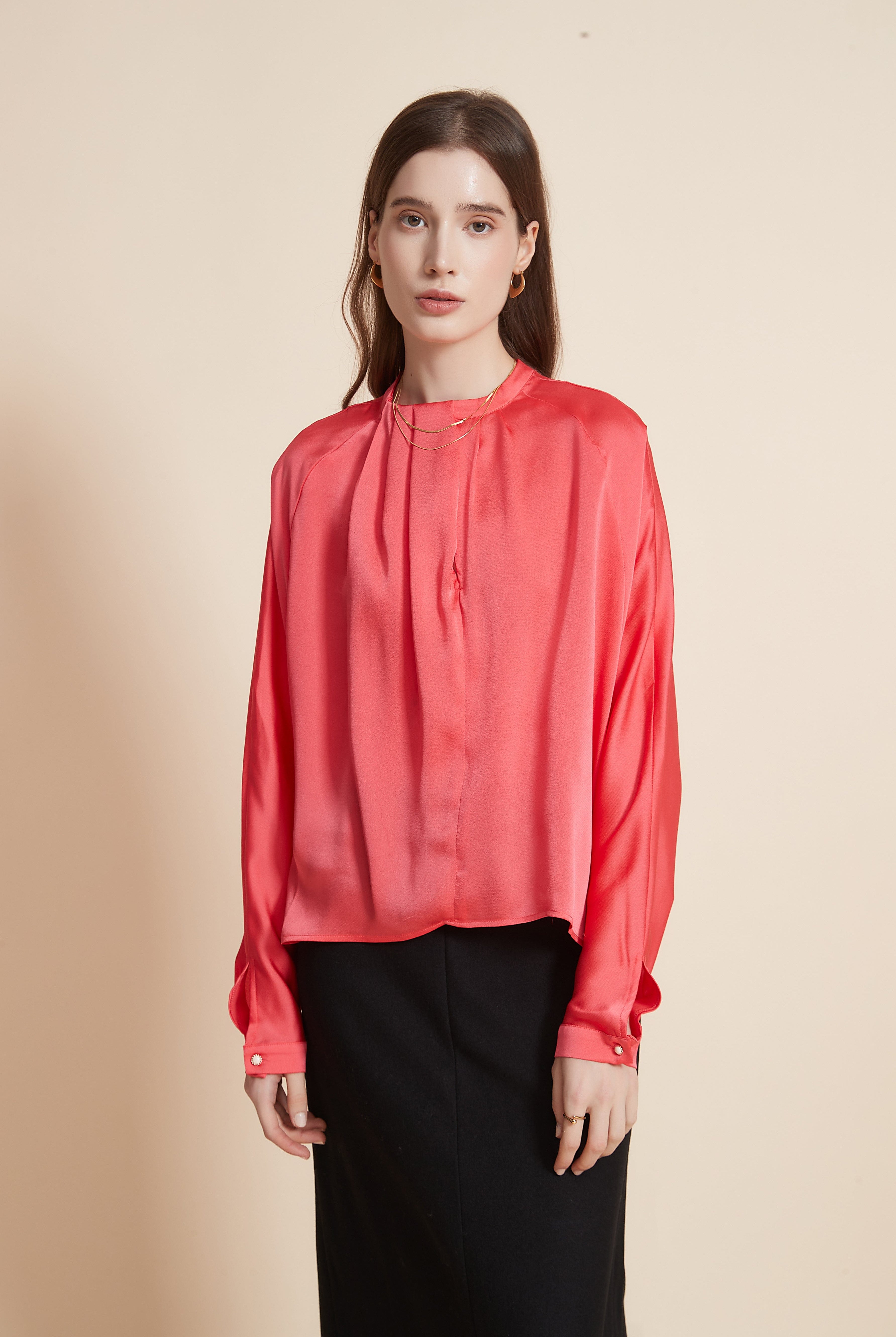 يولا بلوزة نسائية بكم طويل سادة ورقبة مستديرة