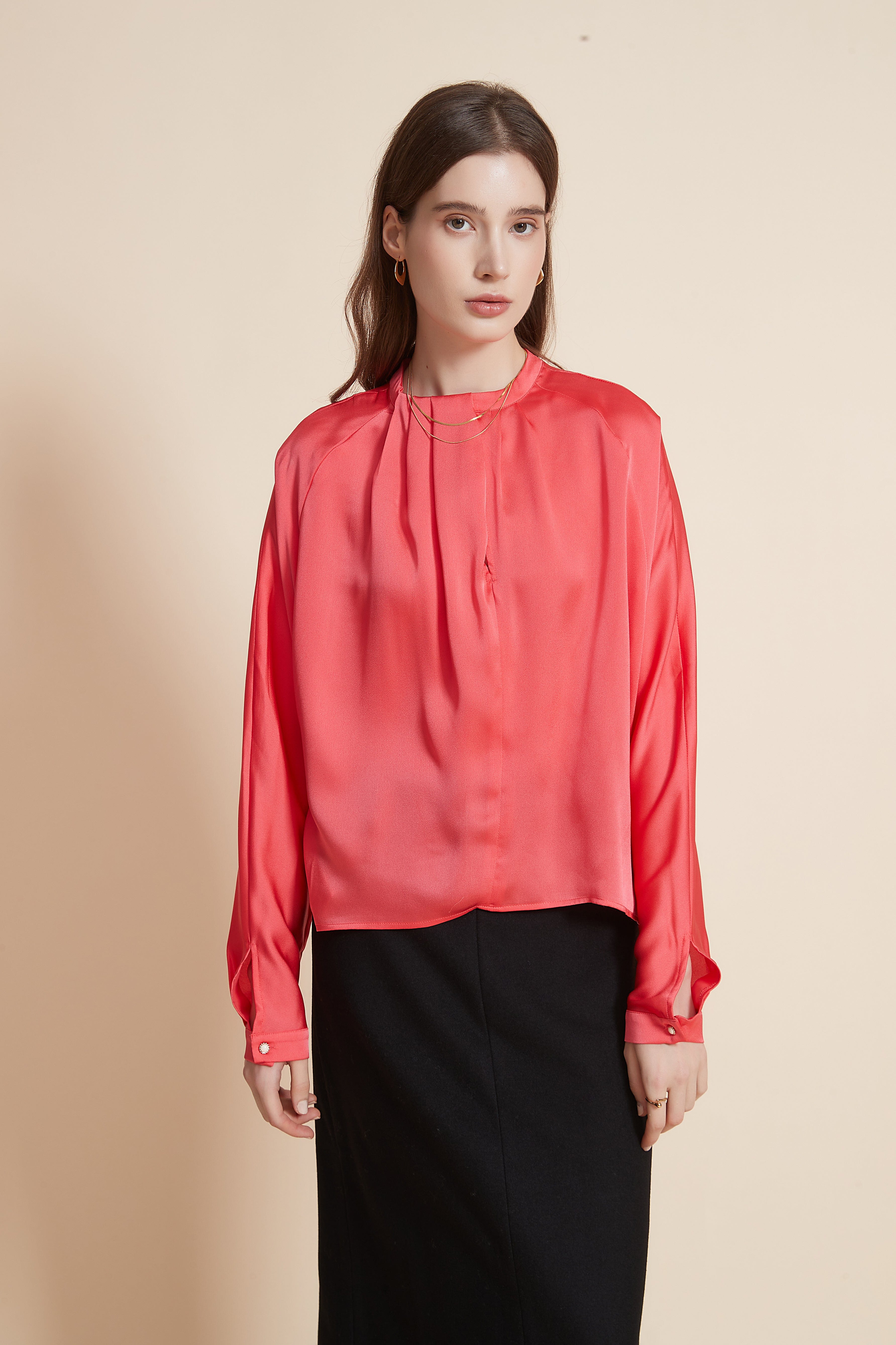 يولا بلوزة نسائية بكم طويل سادة ورقبة مستديرة