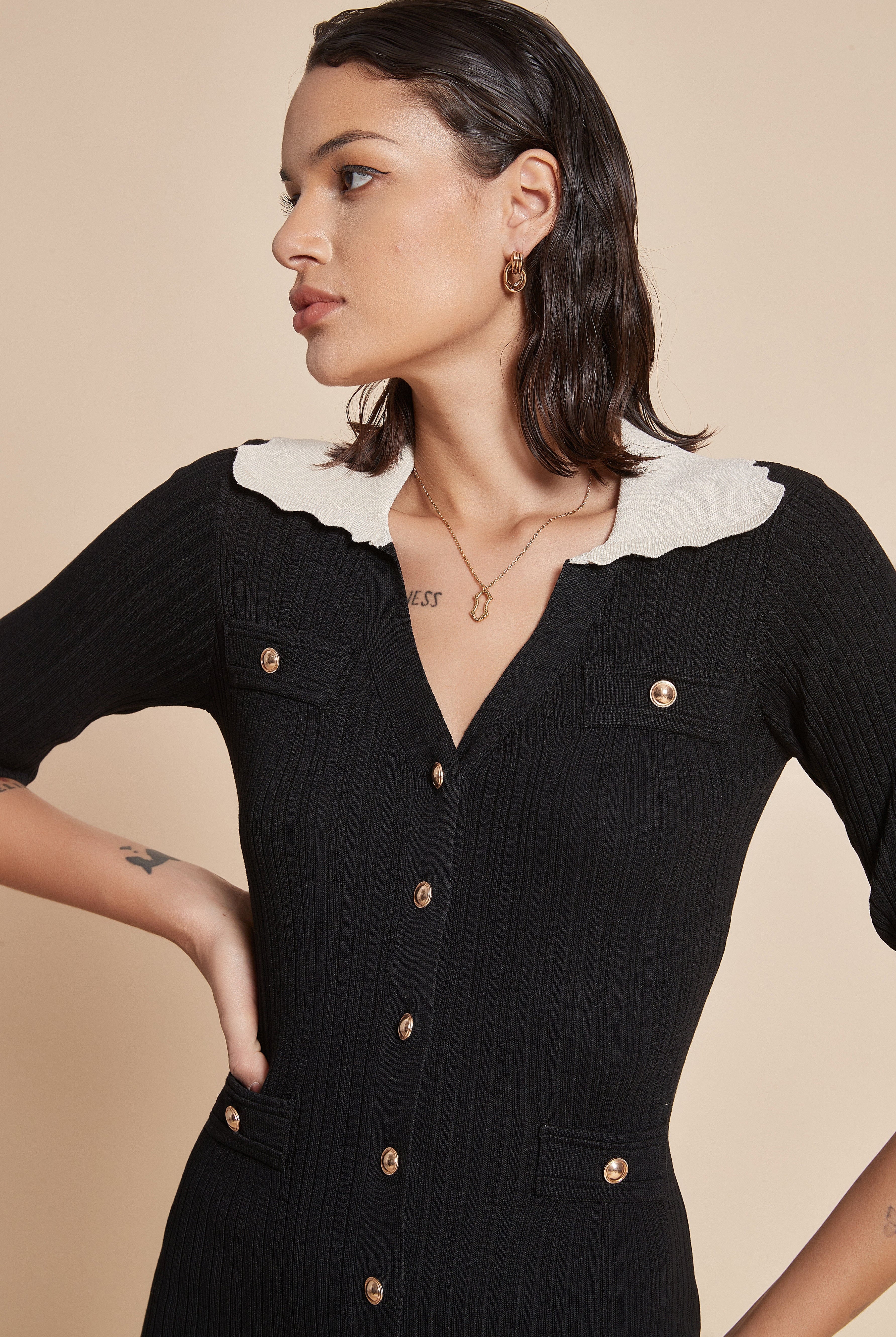 يولا فستان نسائي ميدي بفتحة من الأمام 3/4 كم بياقة مع فتحة رقبة V