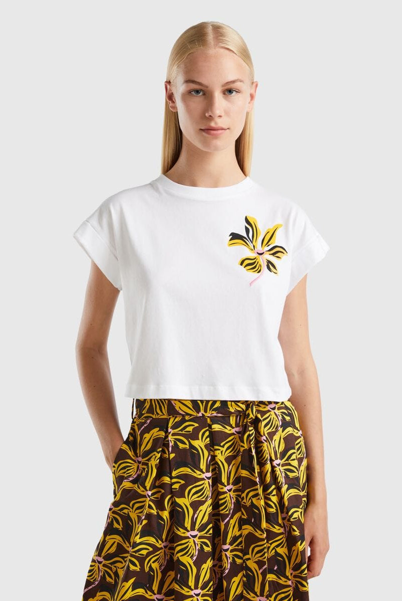 يونايتد كولورز اوف بينيتون تي شيرت قصير كم قصير بوردة نسائي