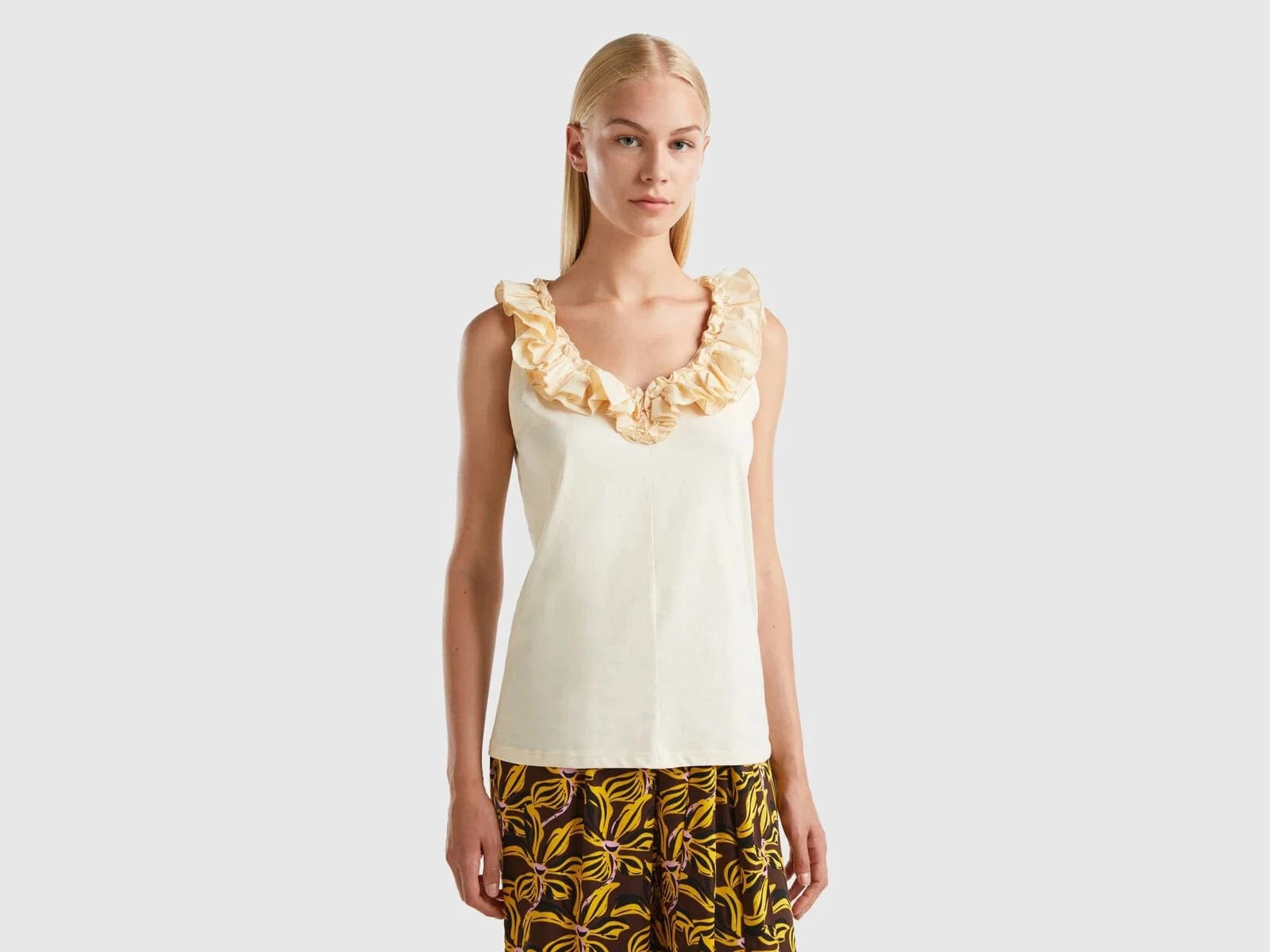 يونايتد كولورز اوف بينيتون تانك توب نسائي بدون أكمام ومزخرف