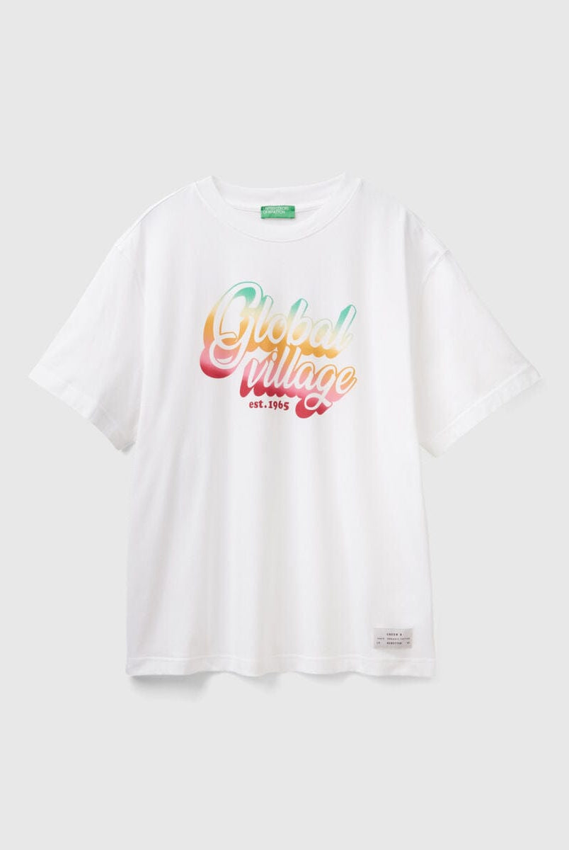 يونايتد كولورز اوف بينيتون تي شيرت رجالي كم قصير طباعة جرافيك أمامي وخلفي