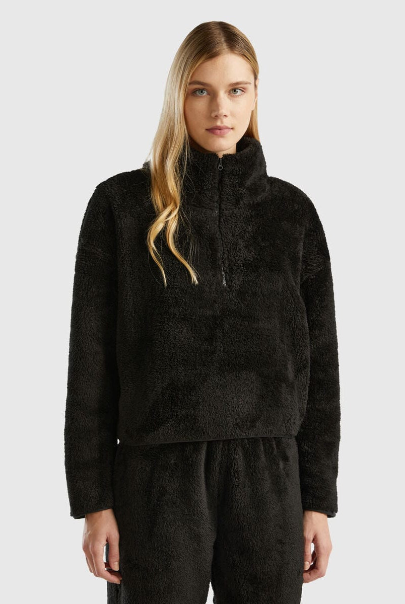 يونايتد كولورز اوف بينيتون سويت شيرت نسائي من القطيفة بنصف سحاب