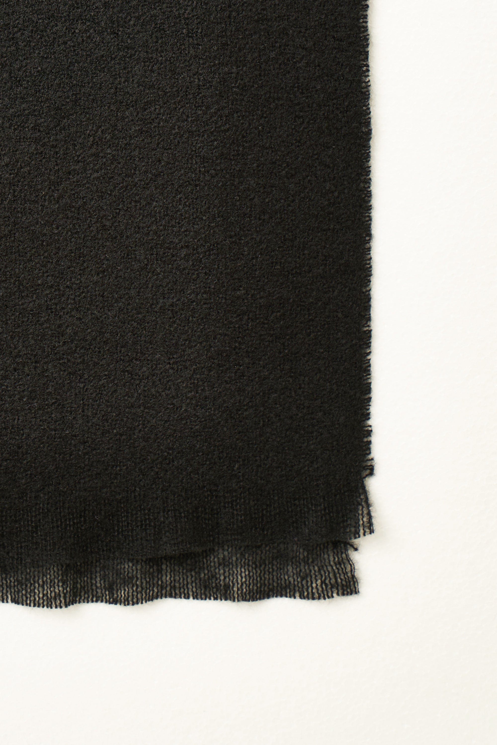 ميكا شال مزين بفرو نسائي سادة