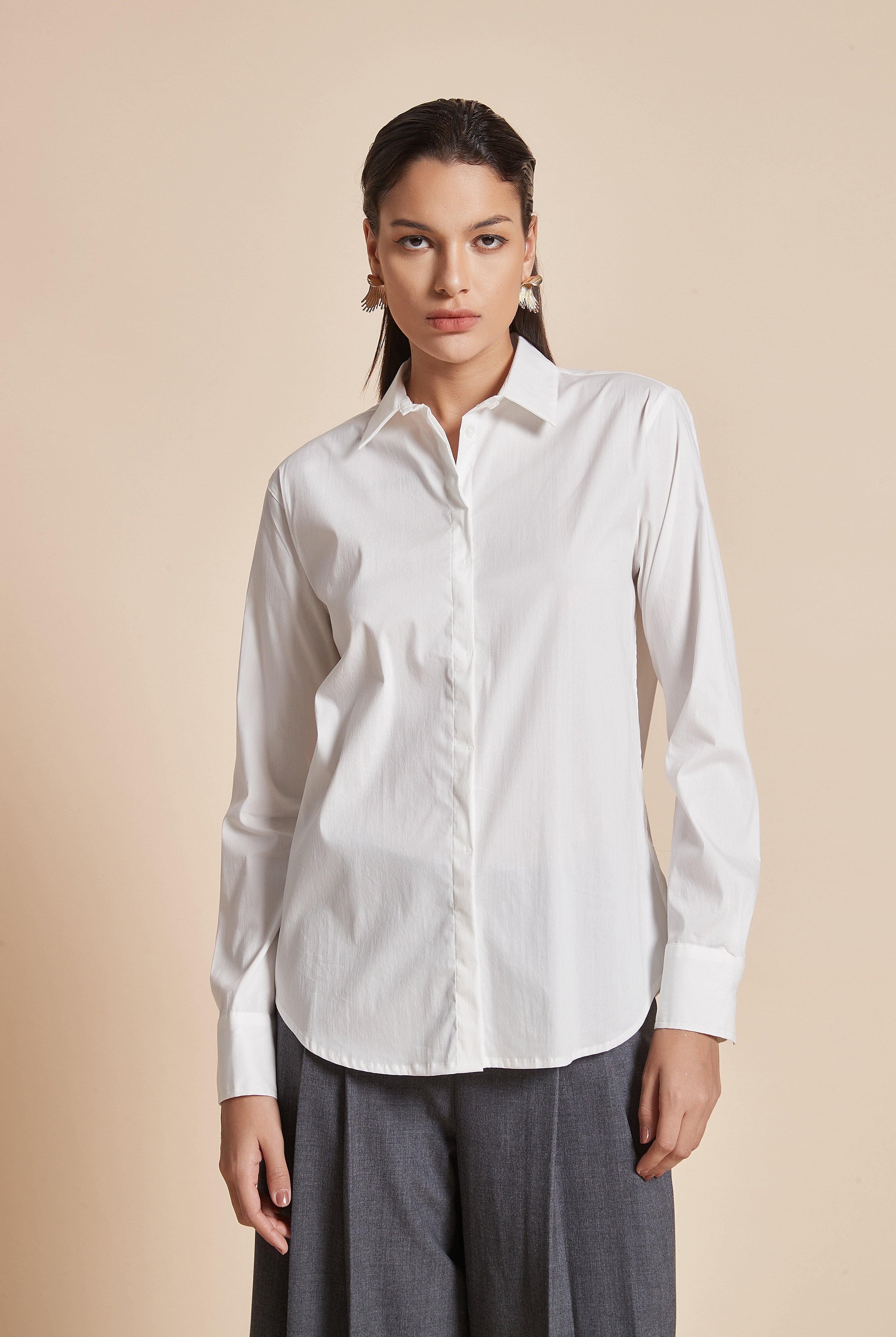 يولا بلوزة نسائية سادة بياقة قميص وأزرار امامية مع كم طويل