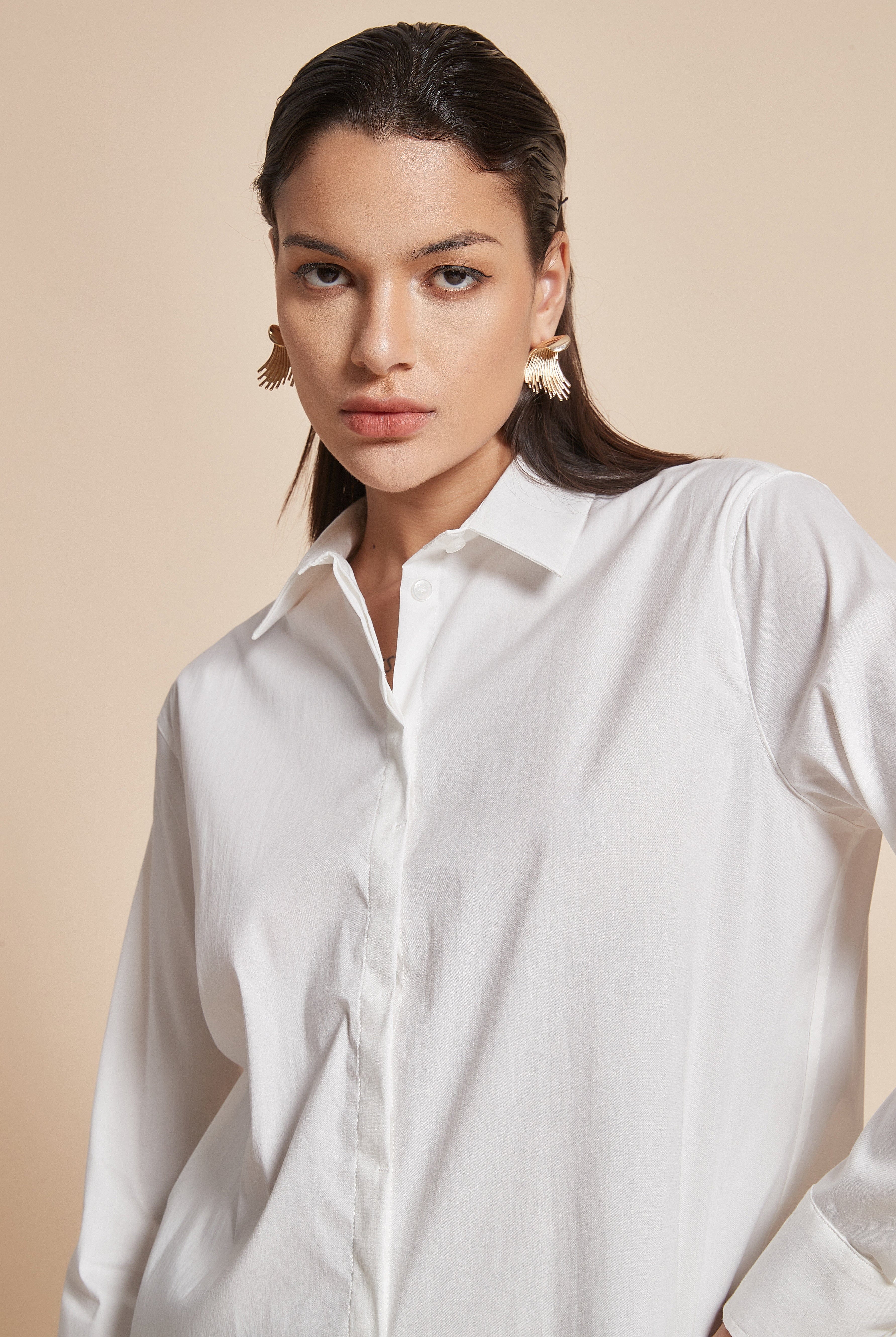 يولا بلوزة نسائية سادة بياقة قميص وأزرار امامية مع كم طويل