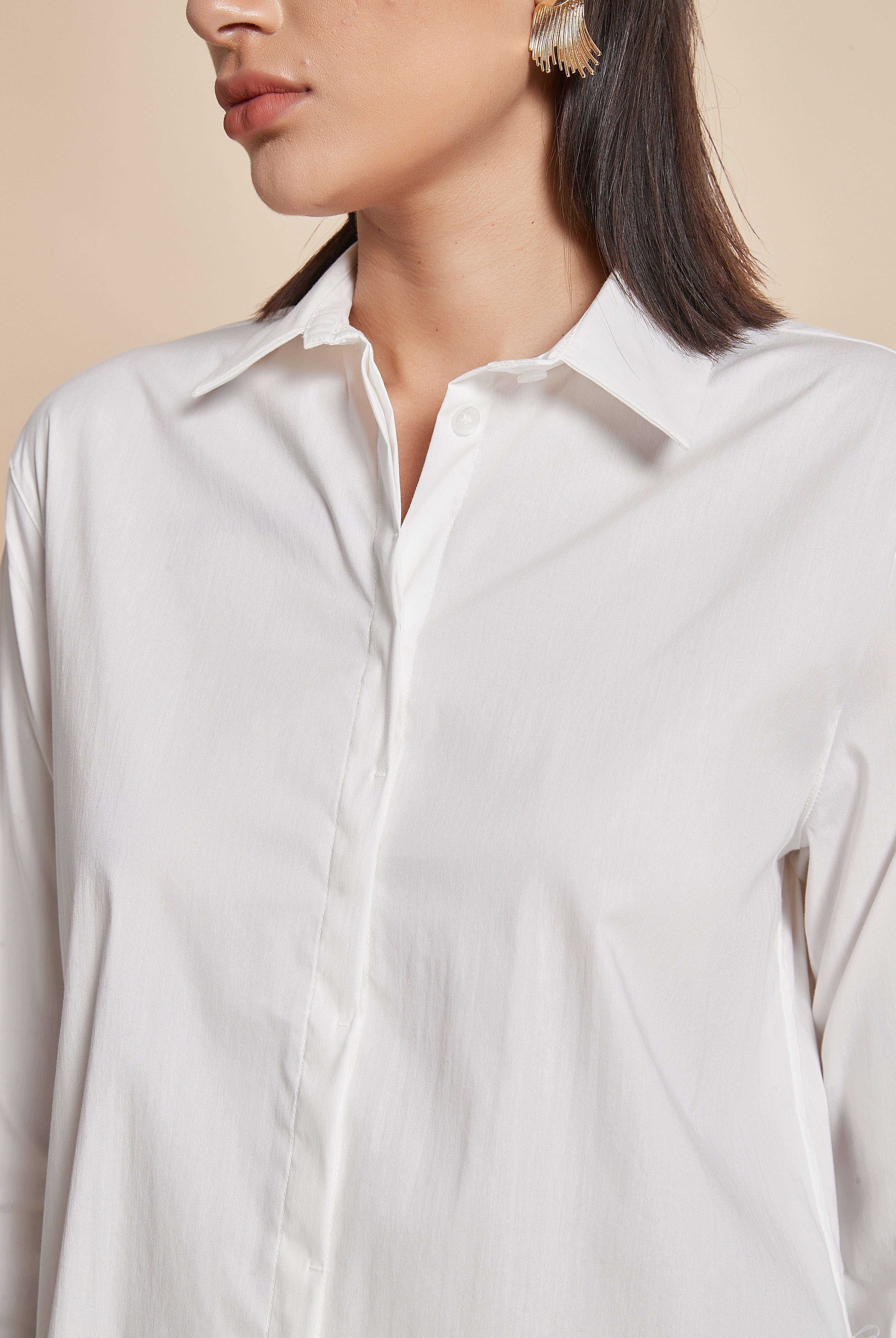 يولا بلوزة نسائية سادة بياقة قميص وأزرار امامية مع كم طويل