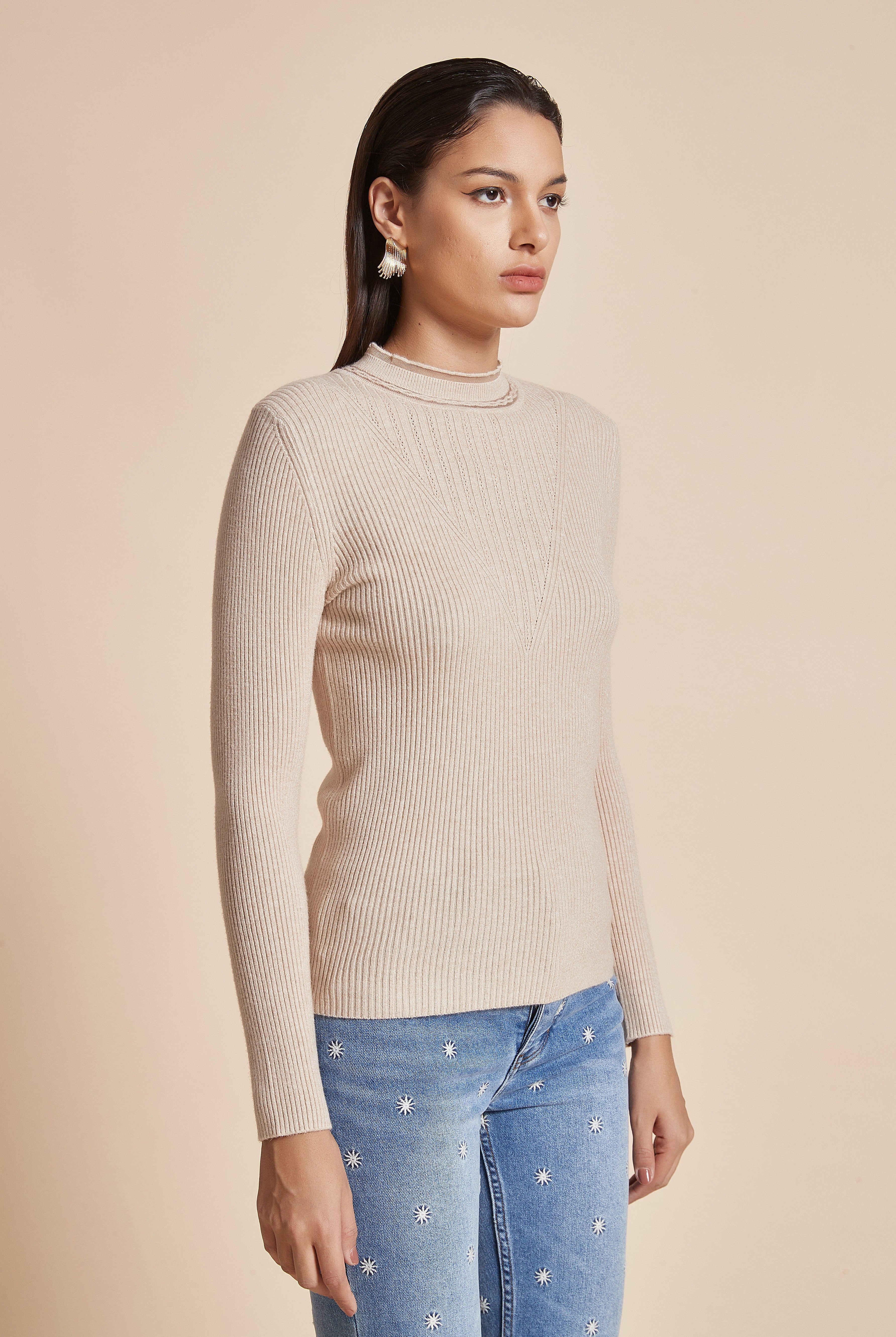 يولا بلوزة سادة ياقة عالية كم طويل