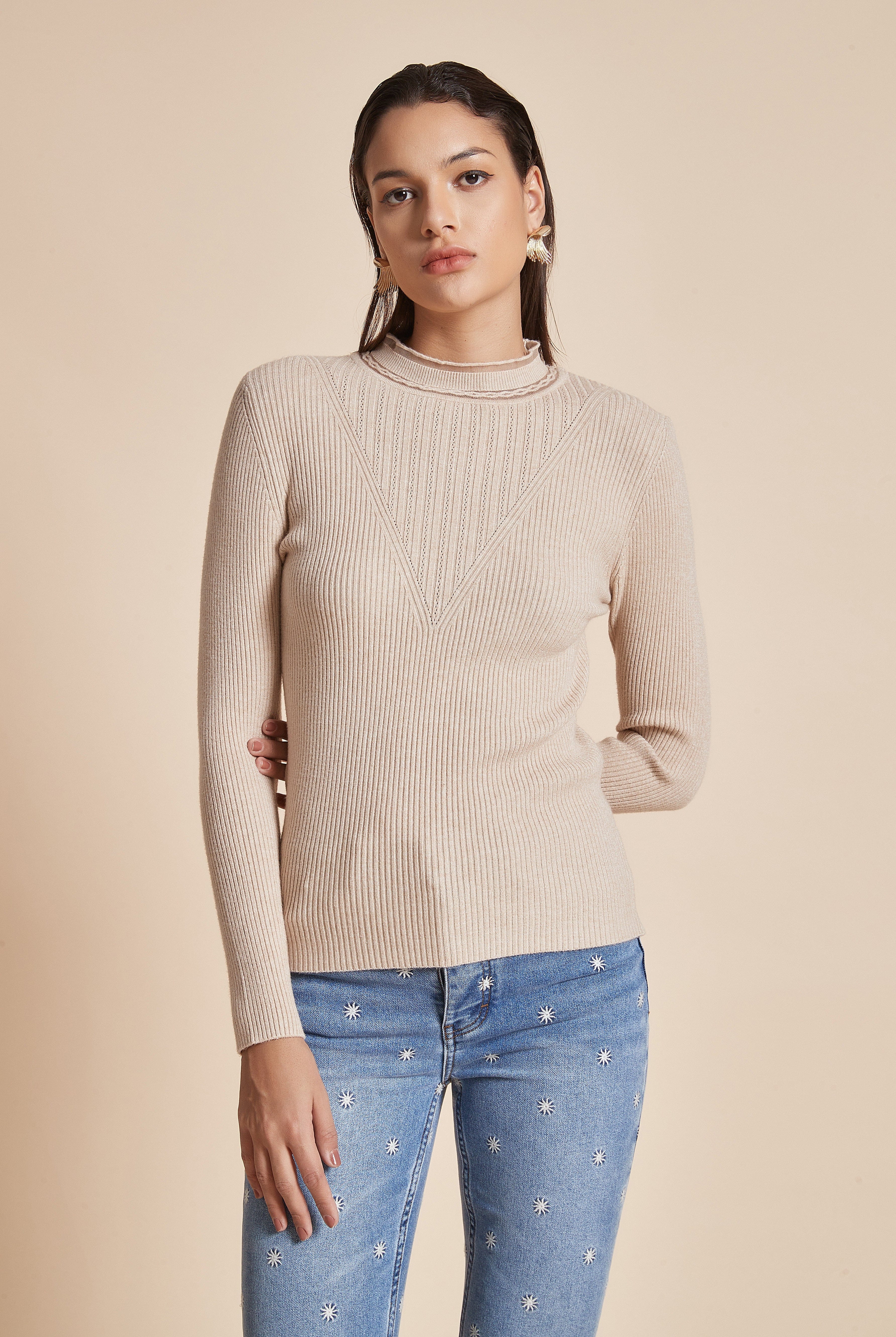 يولا بلوزة سادة ياقة عالية كم طويل