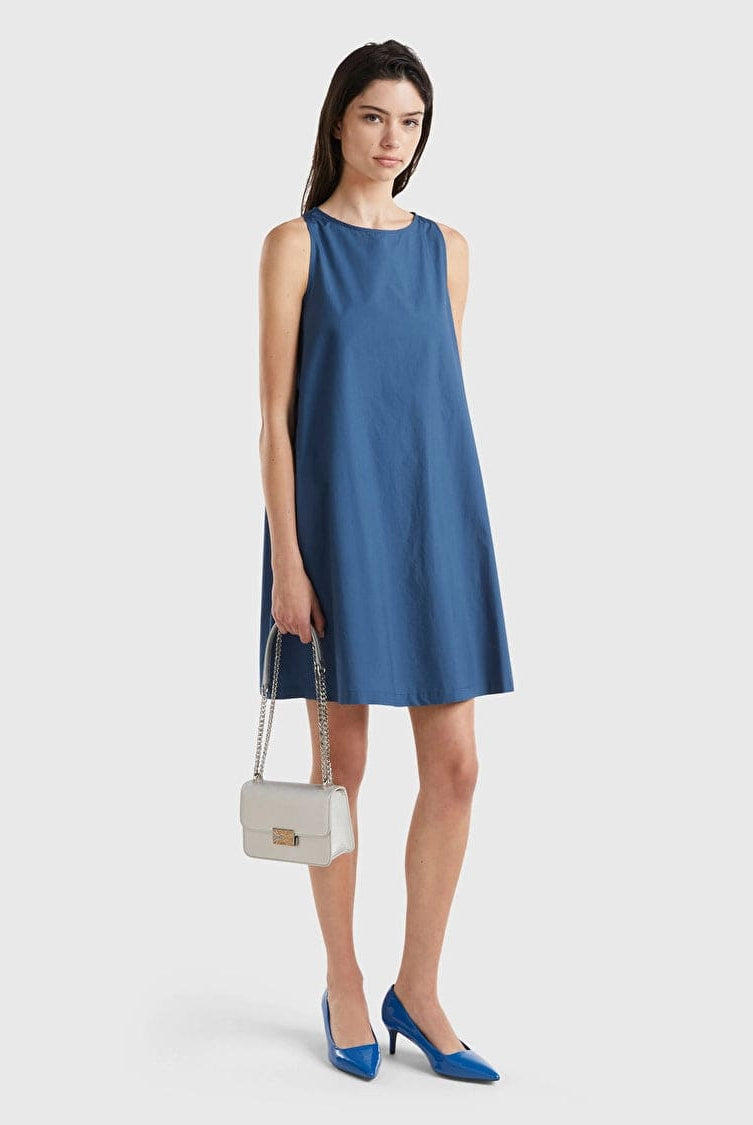 يونايتد كولورز اوف بينيتون فستان قصير بدون أكمام على شكل فخ