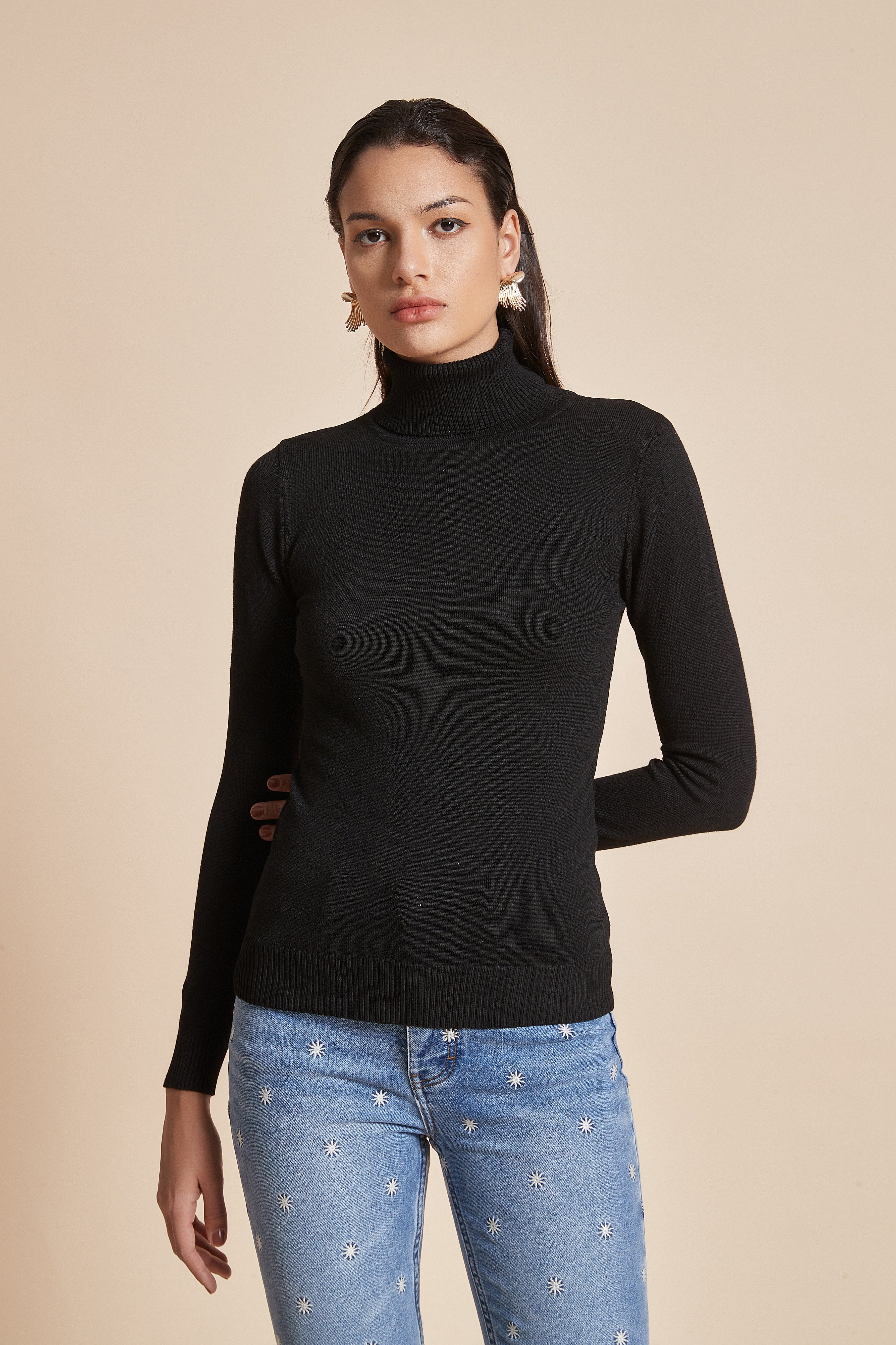 يولا بلوزة سادة ياقة عالية كم طويل