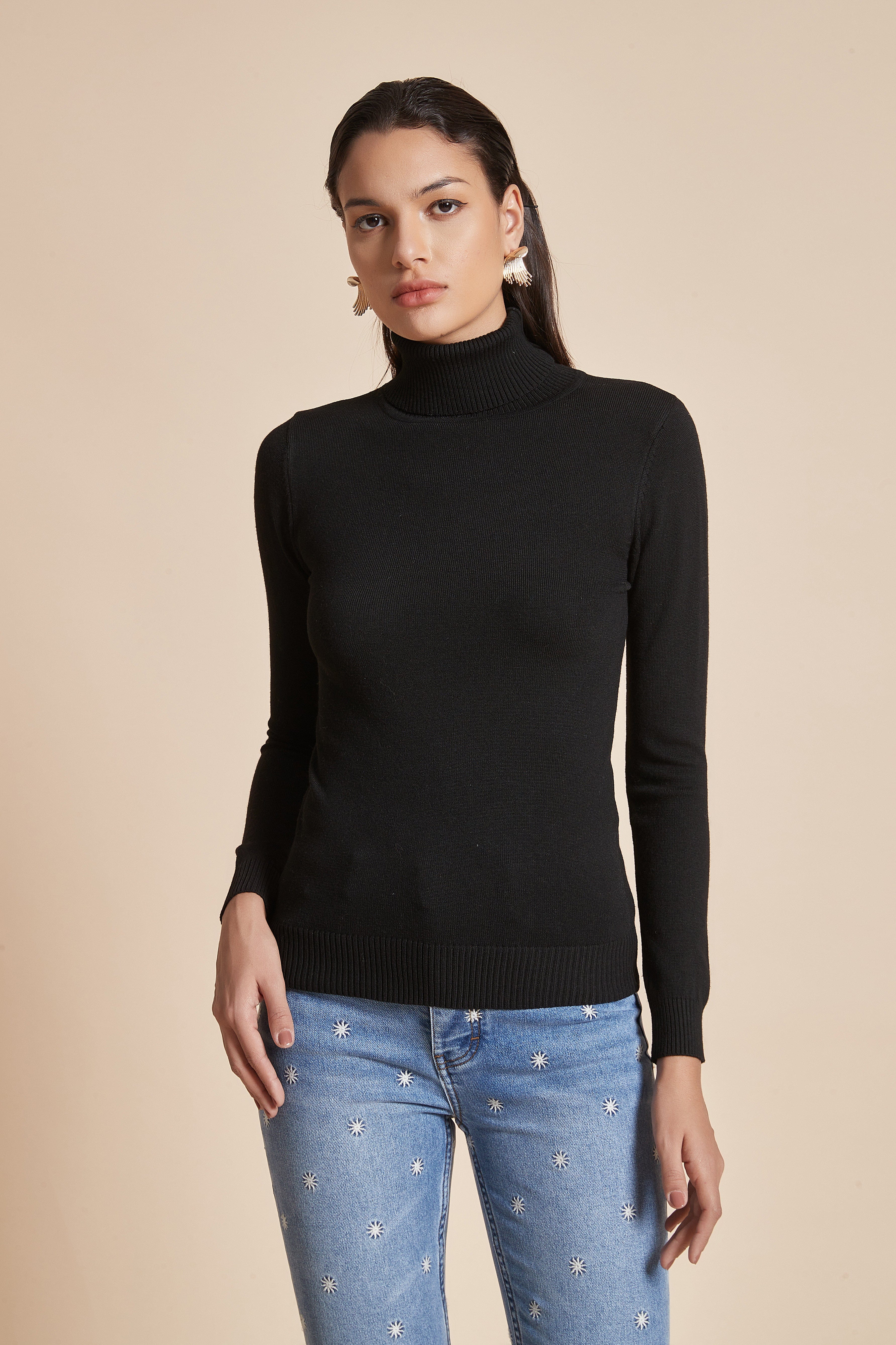 يولا بلوزة سادة ياقة عالية كم طويل