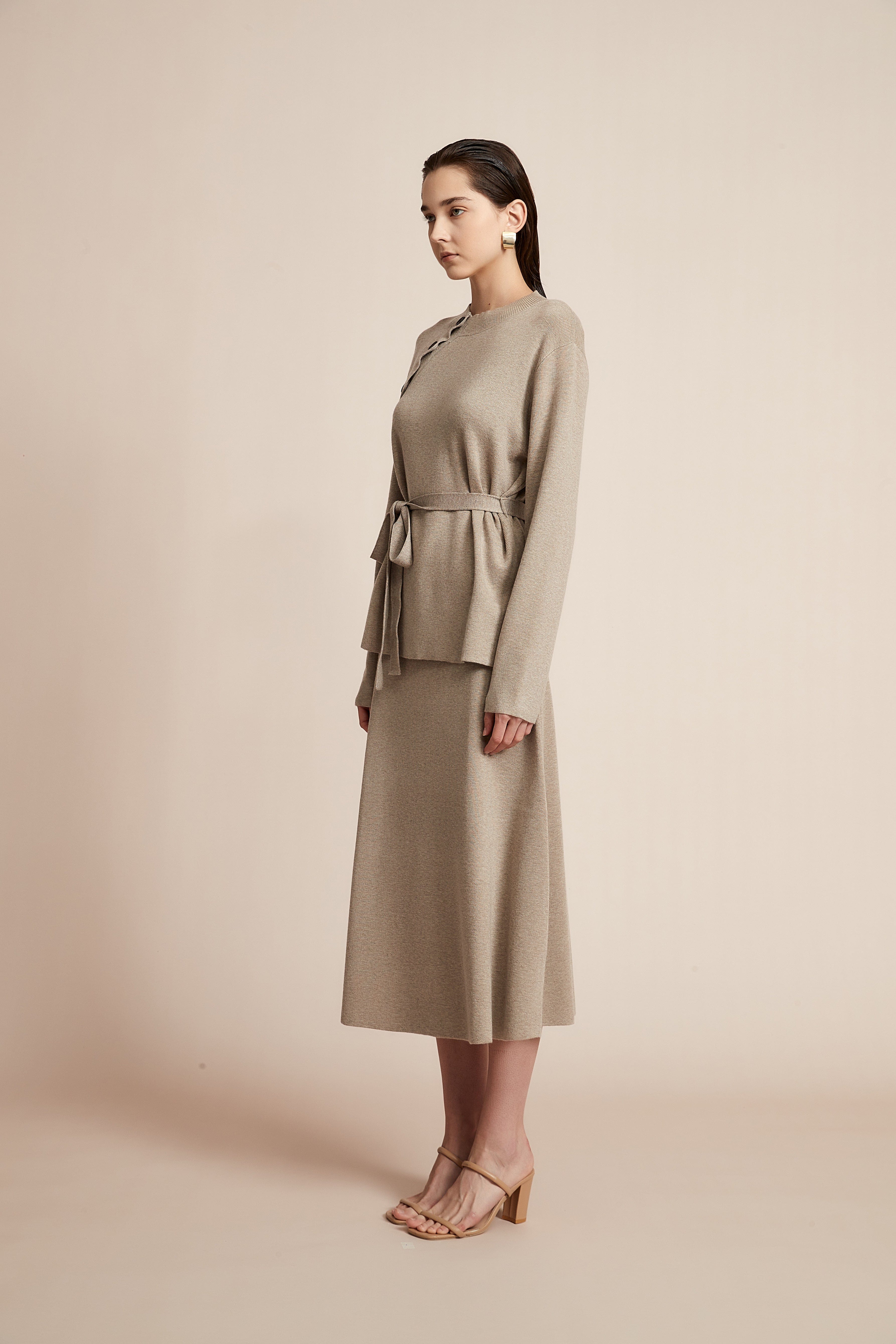 يولا تنورة نسائية ميدي سادة واسعة