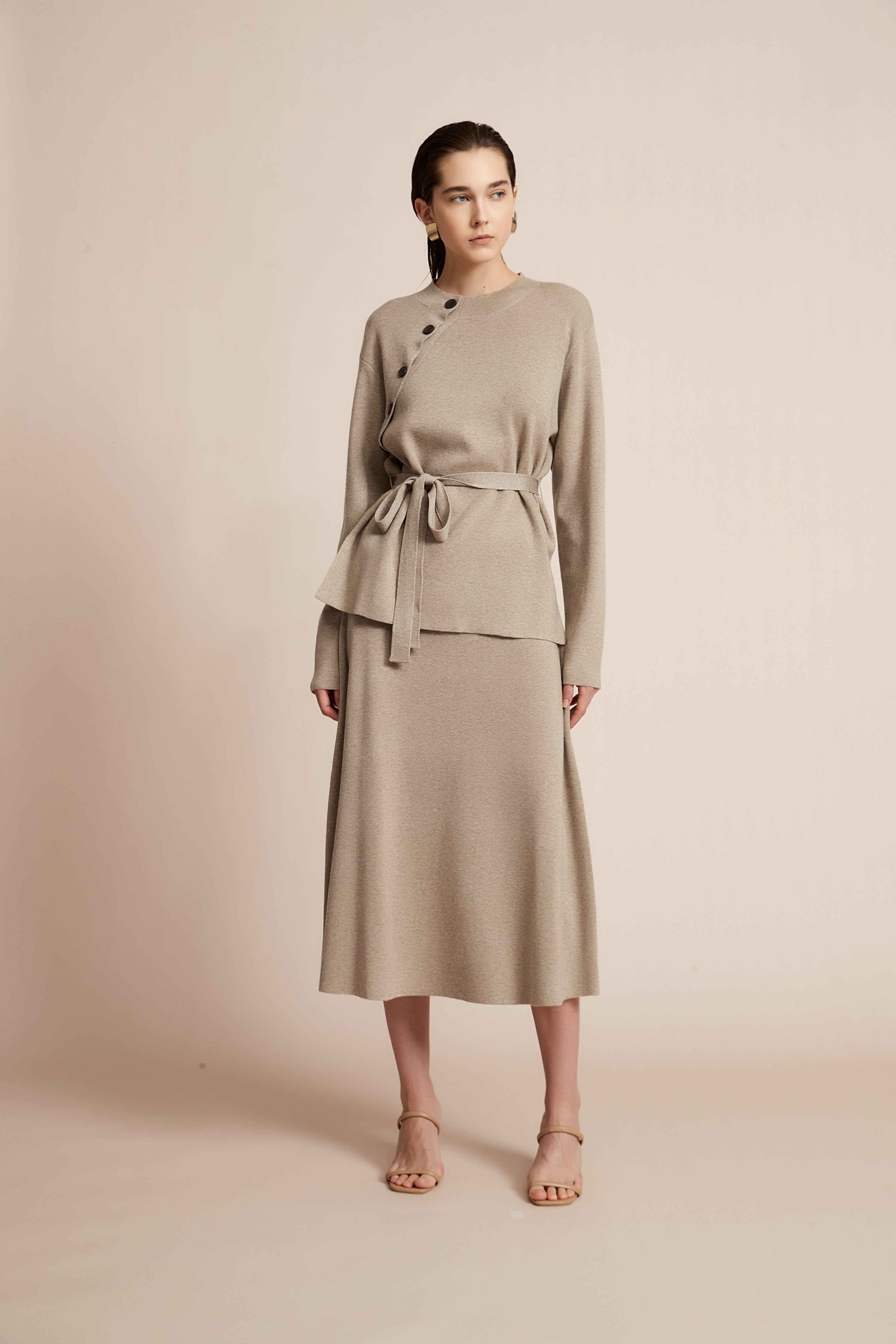 يولا تنورة نسائية ميدي سادة واسعة