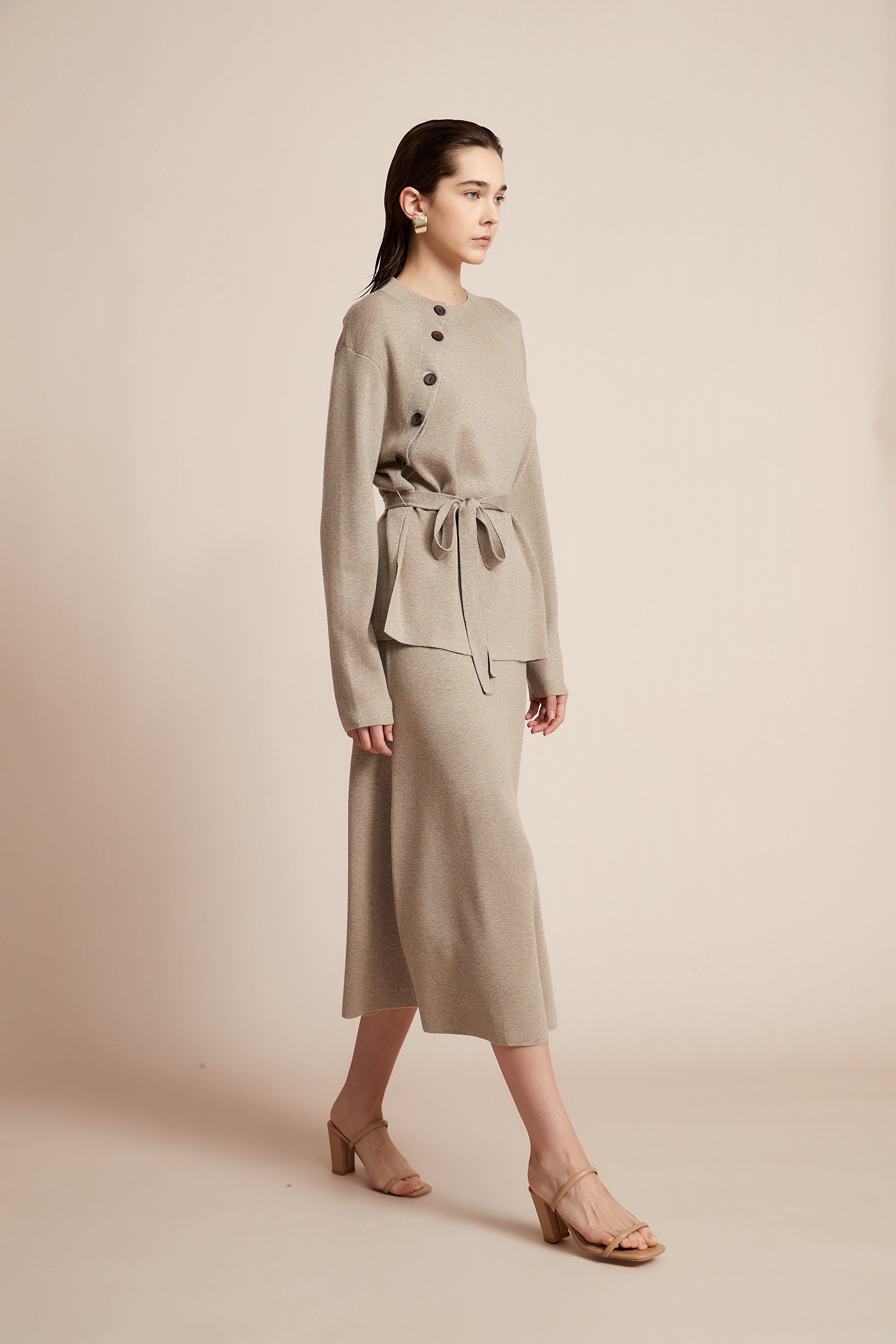 يولا تنورة نسائية ميدي سادة واسعة