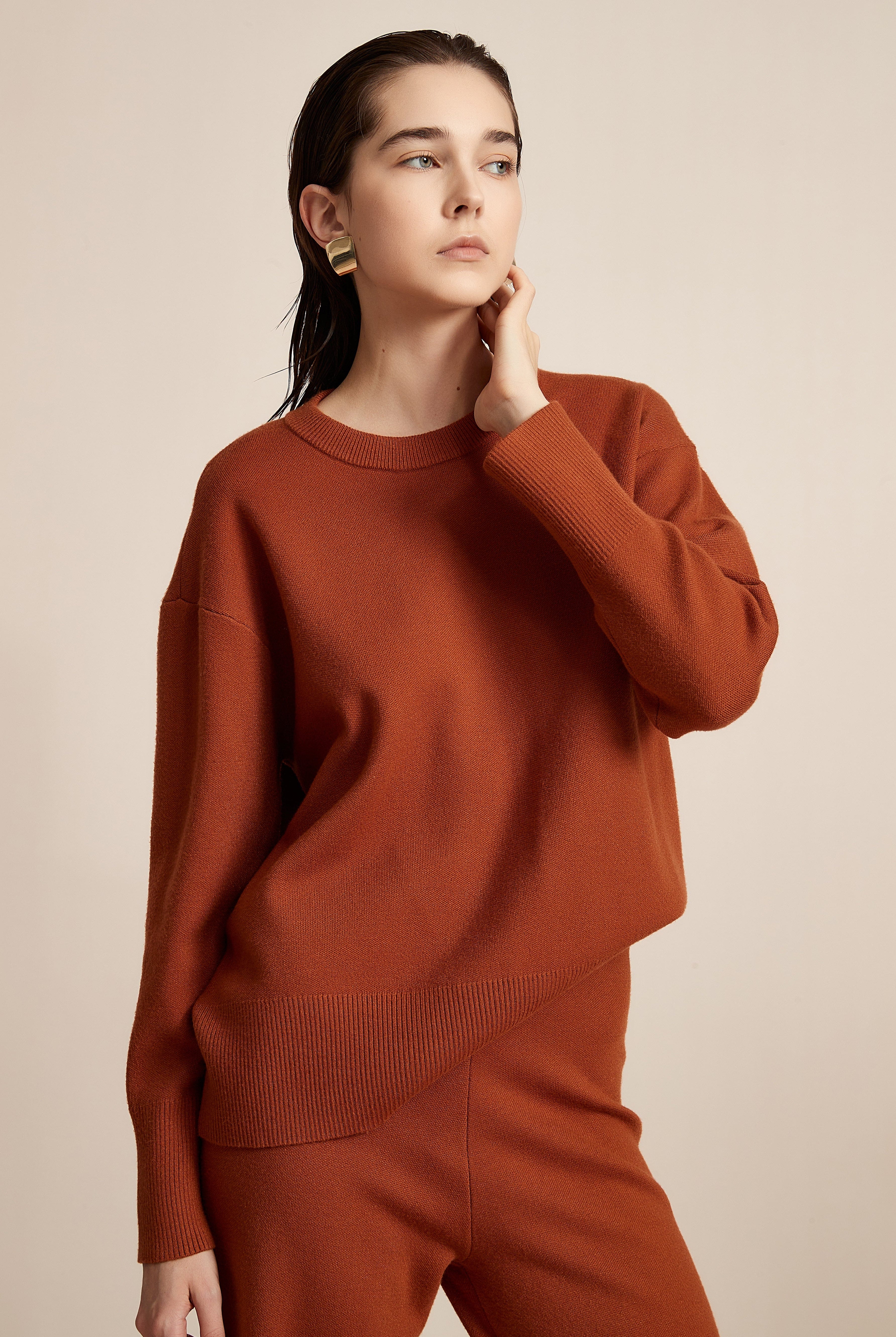 يولا بلوزة نسائية شتوي طويلة بكم طويل سادة