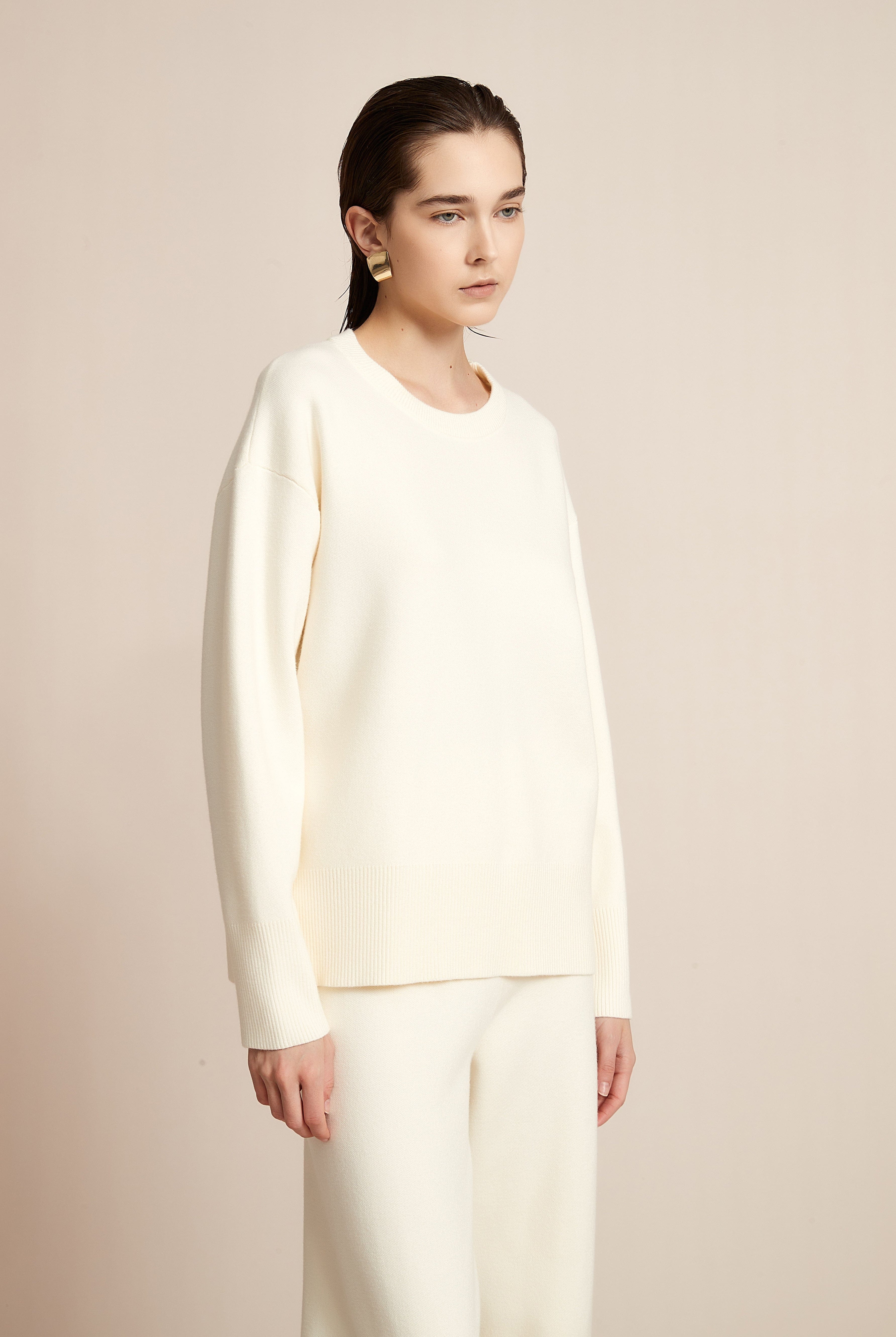 يولا بلوزة نسائية سادة طويل بكم طويل