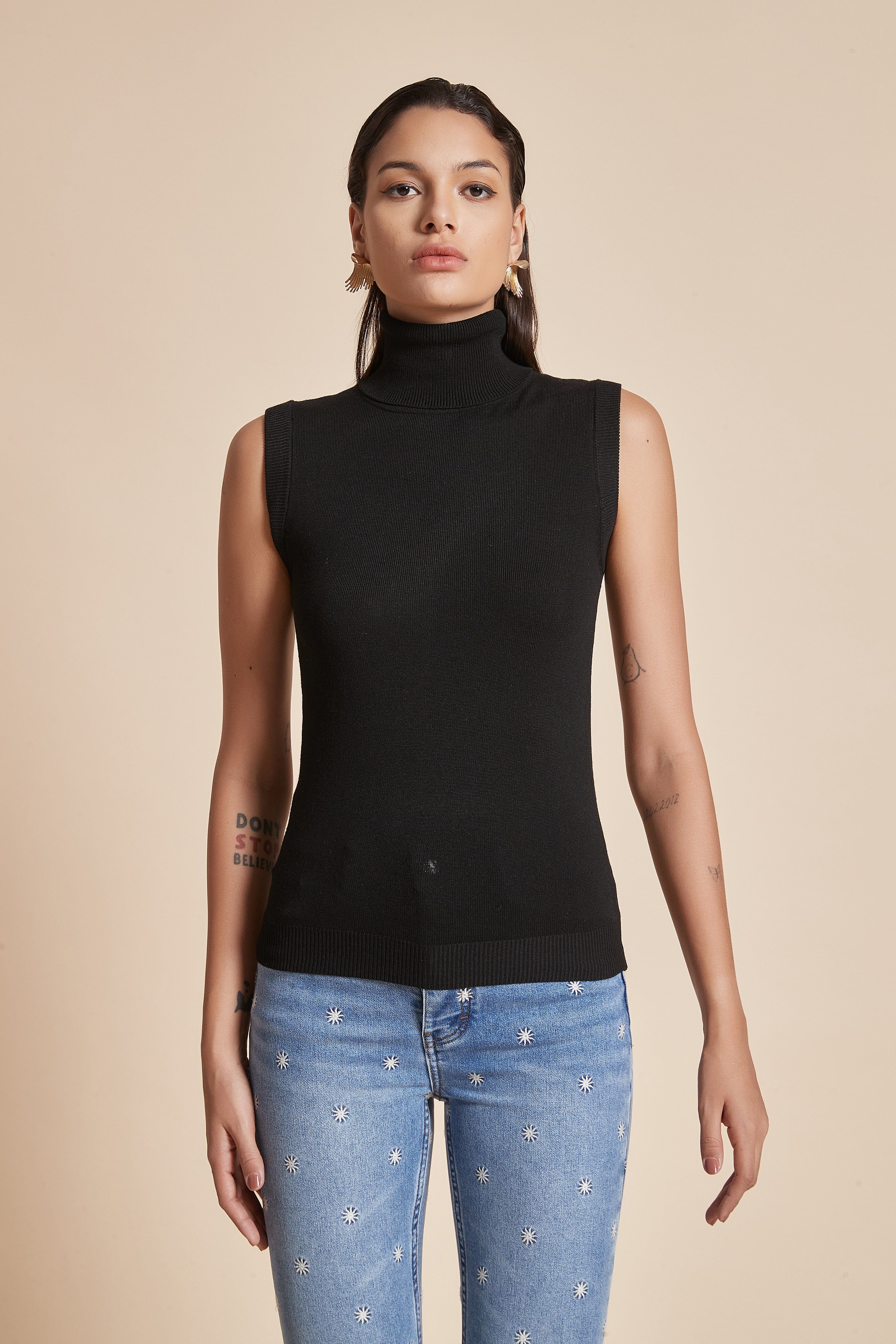 يولا بلوزة نسائية سادة بدون أكمام ورقبة عالية