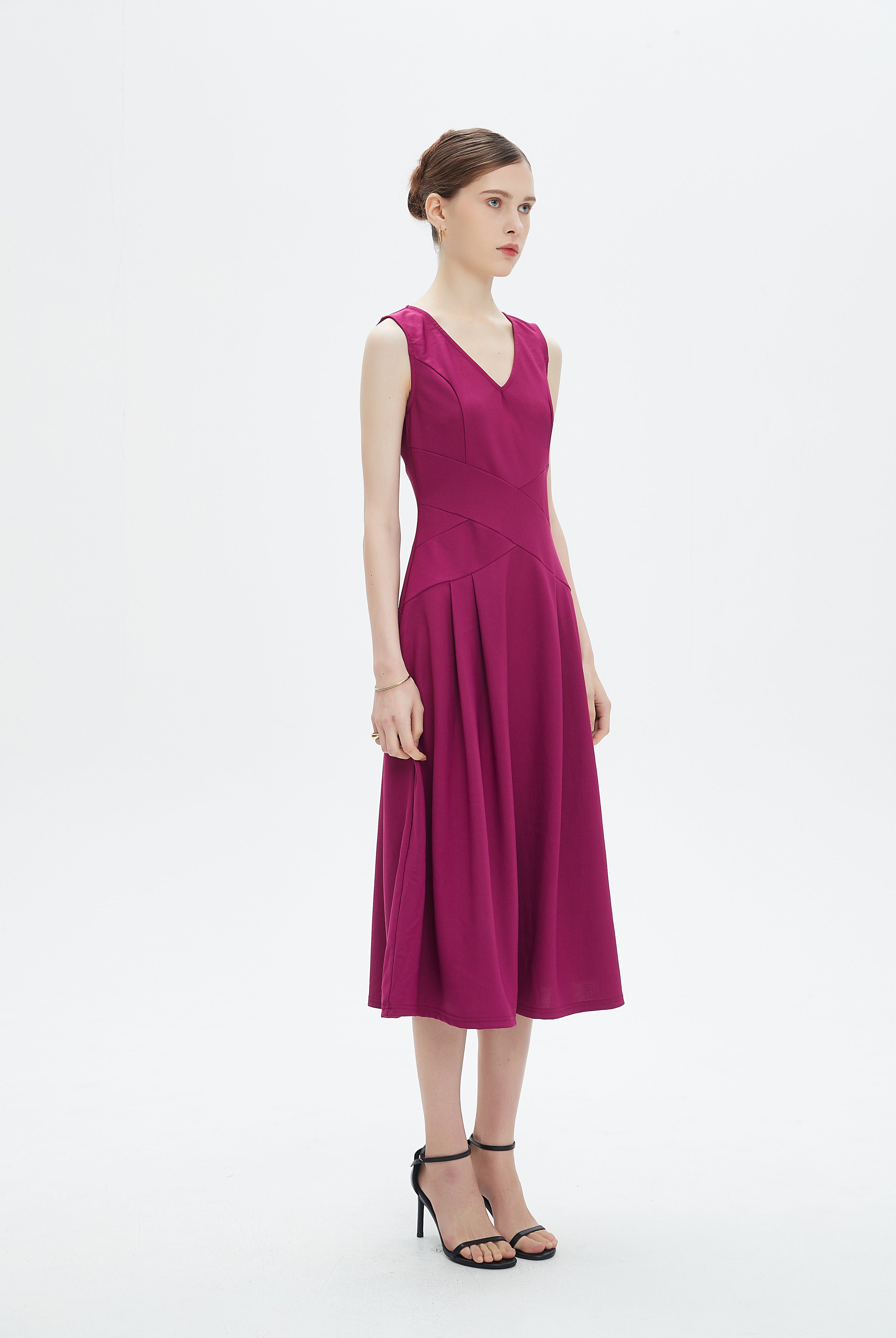 نتشي فستان ميدي سادة بفتحة رقبة V بدون كم