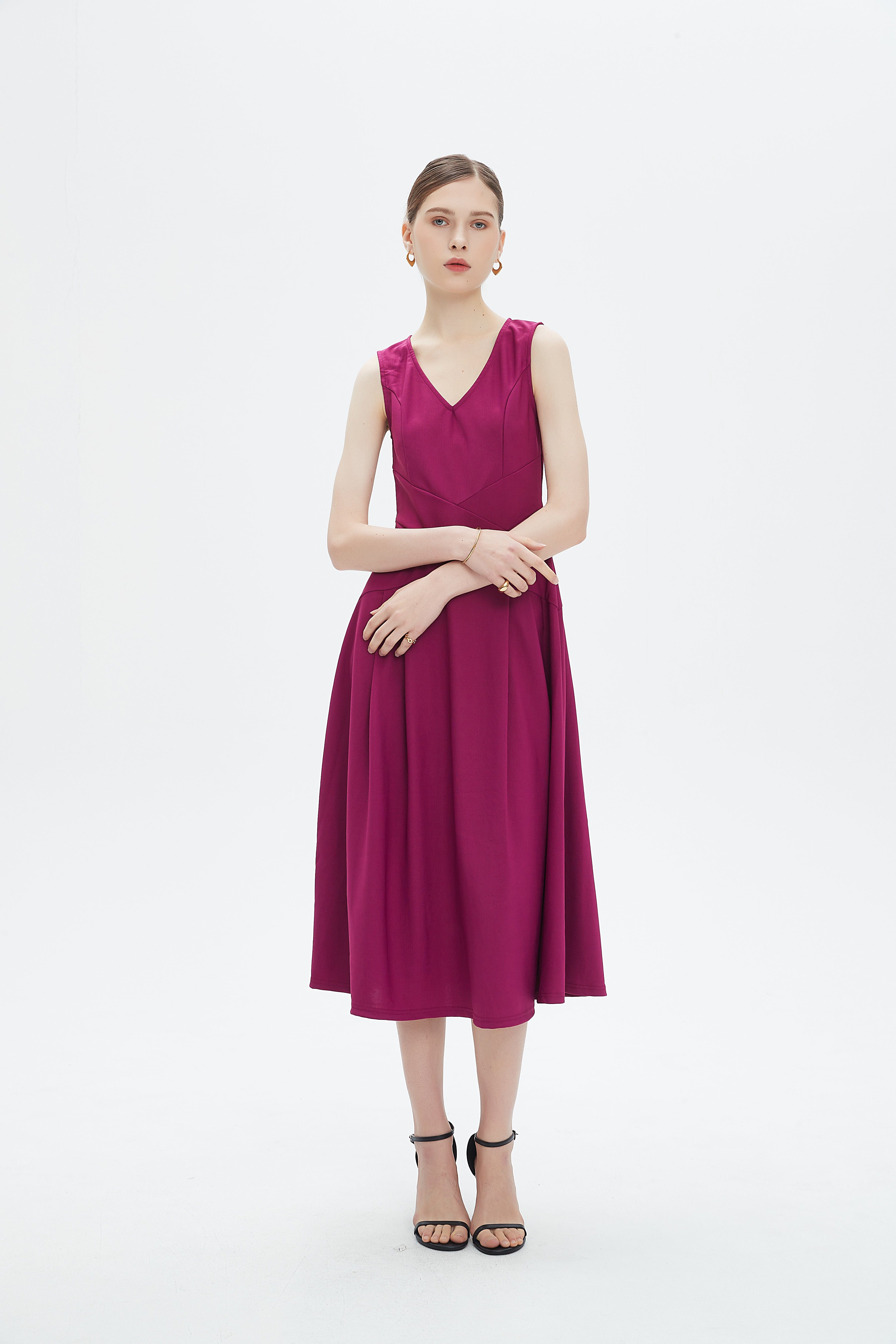 نتشي فستان ميدي سادة بفتحة رقبة V بدون كم