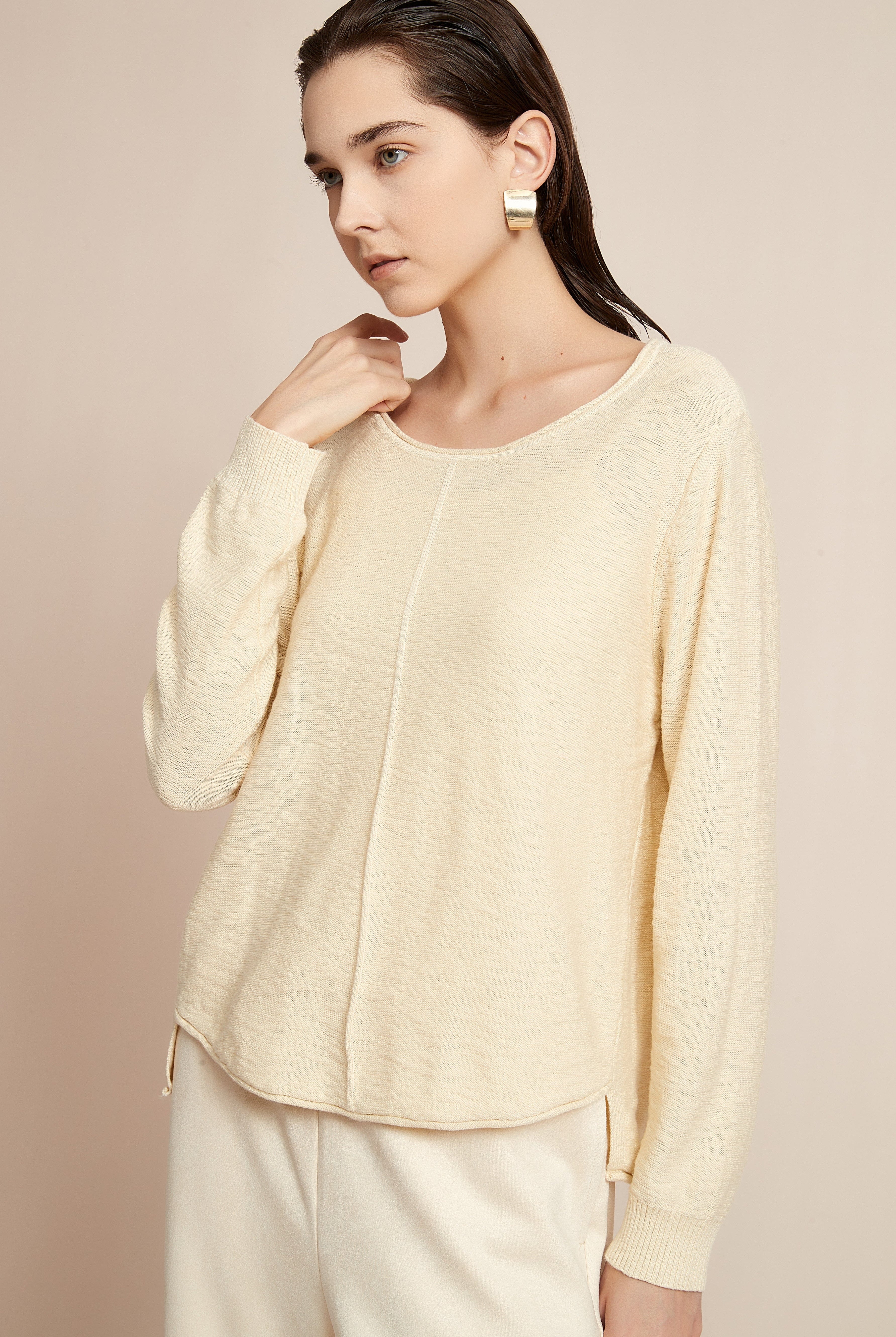 يولا بلوة نسائية سادة بأكمام طويلة ورقبة دائرية