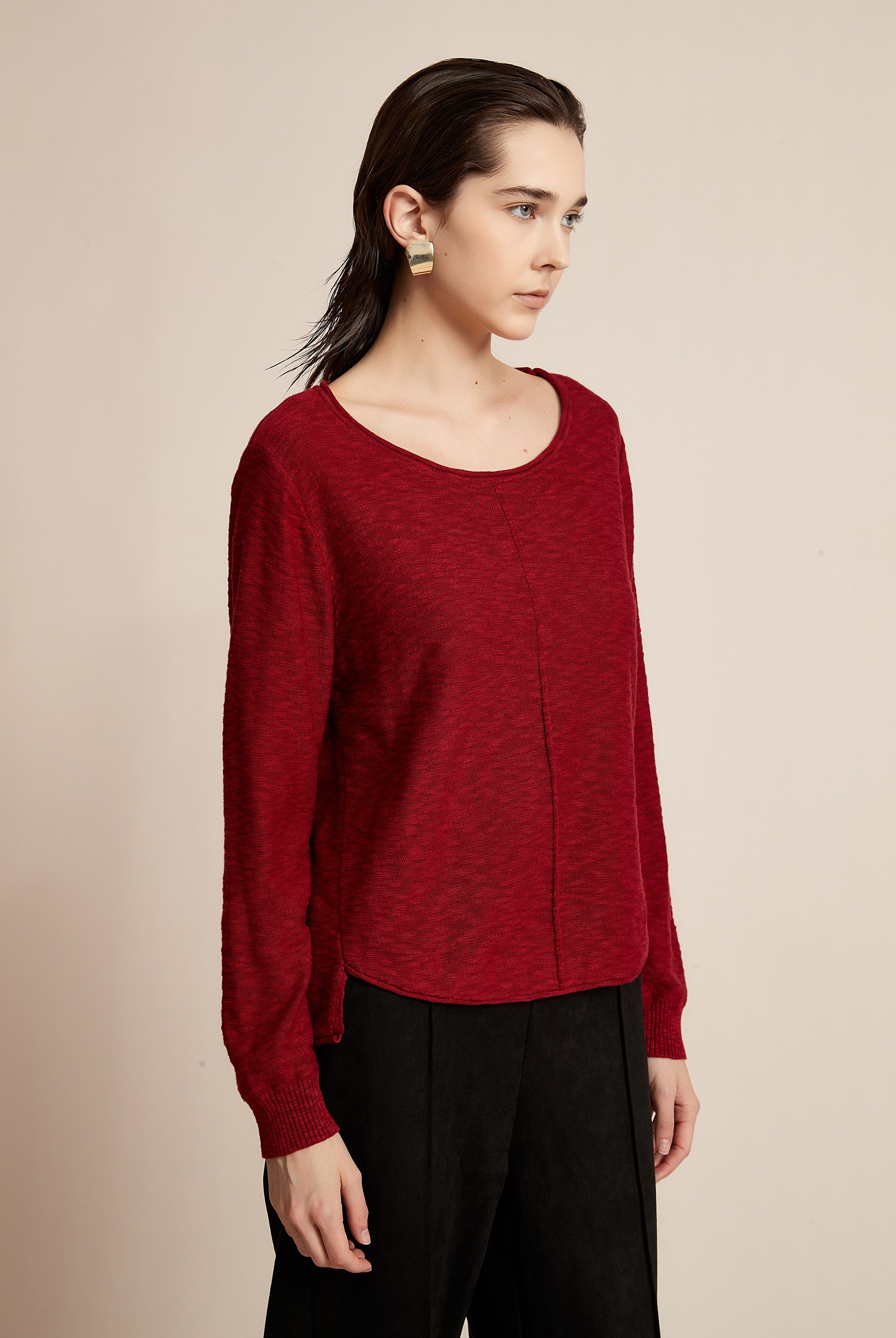 يولا بلوزة نسائية سادة بكم طويل ورقبة دائرية