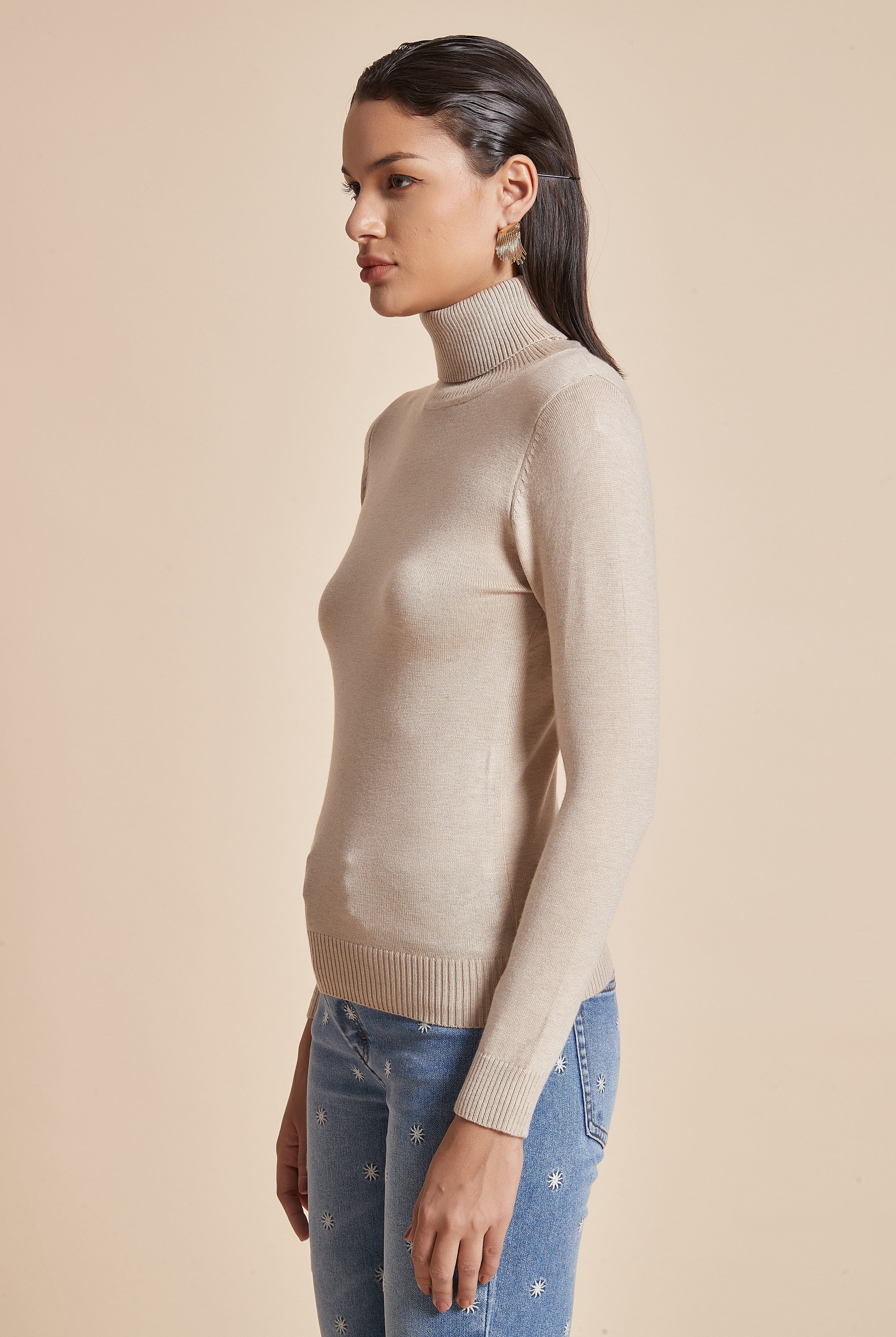 يولا بلوزة نسائية سادة بأكمام طويلة ورقبة عالية