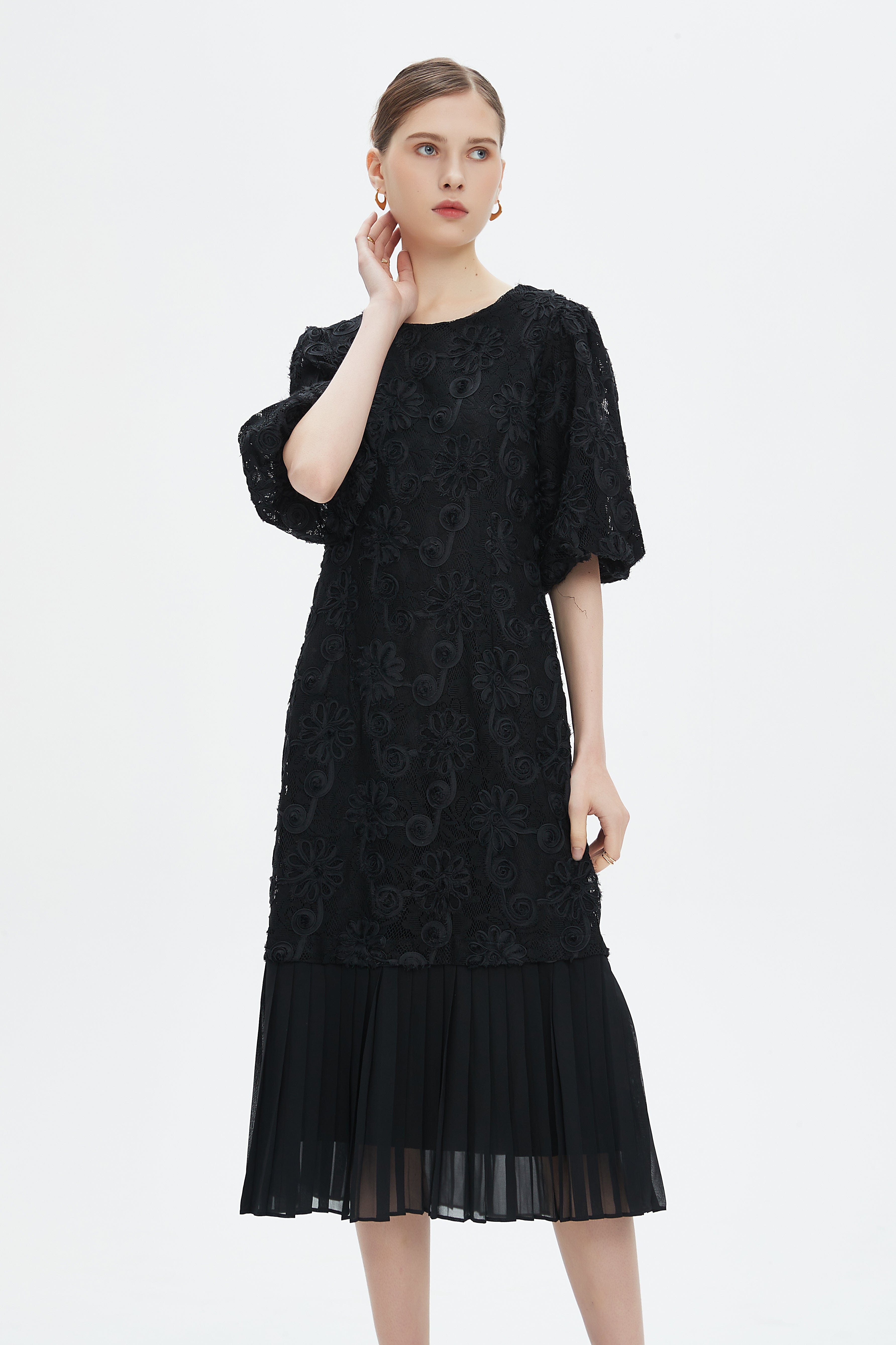 نتشي فستان ميدي مخصر بليسيه من أسفل نص كم بف نسائي