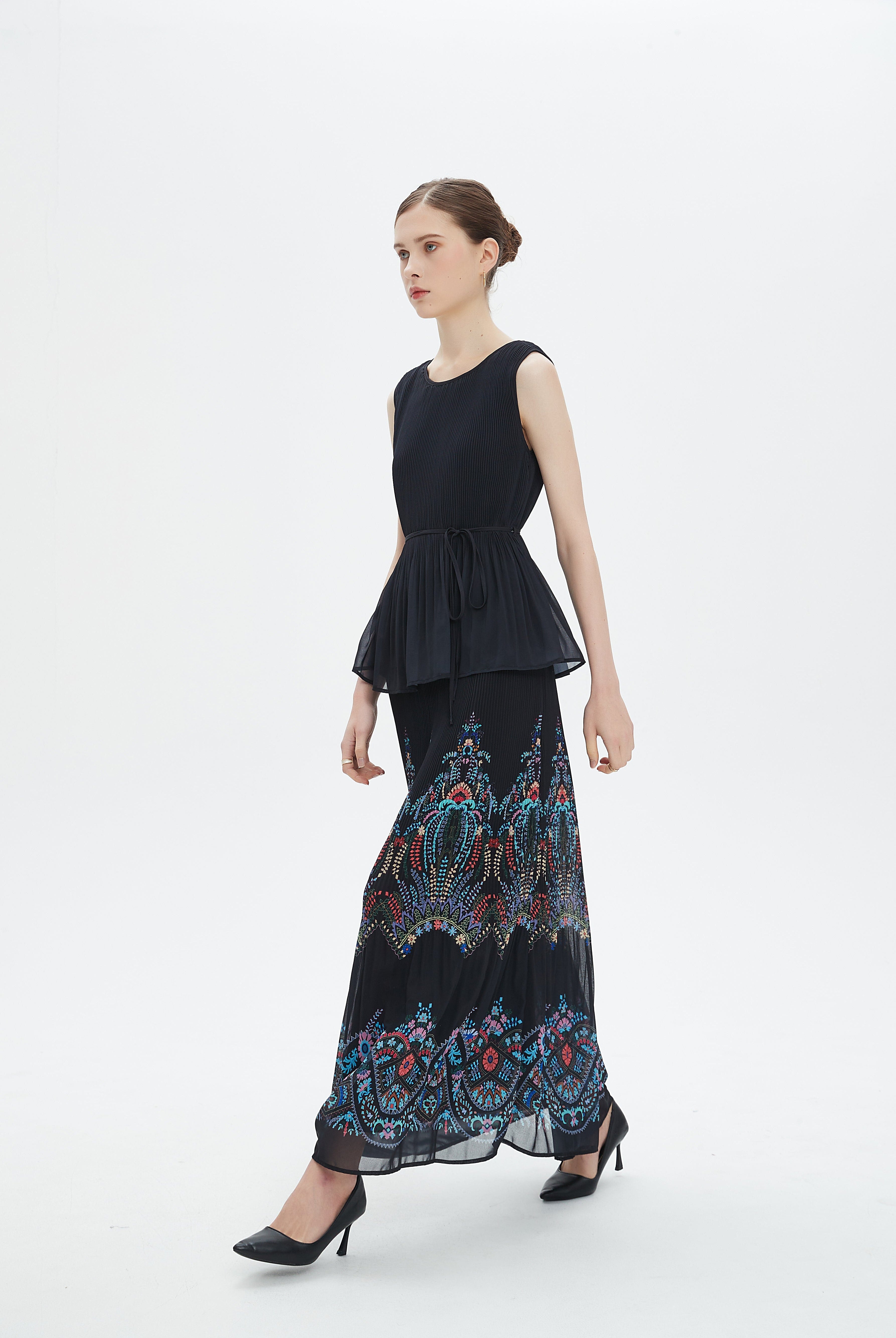 نتشي فستان ماكسي بدون أكمام مضلع بطبعة