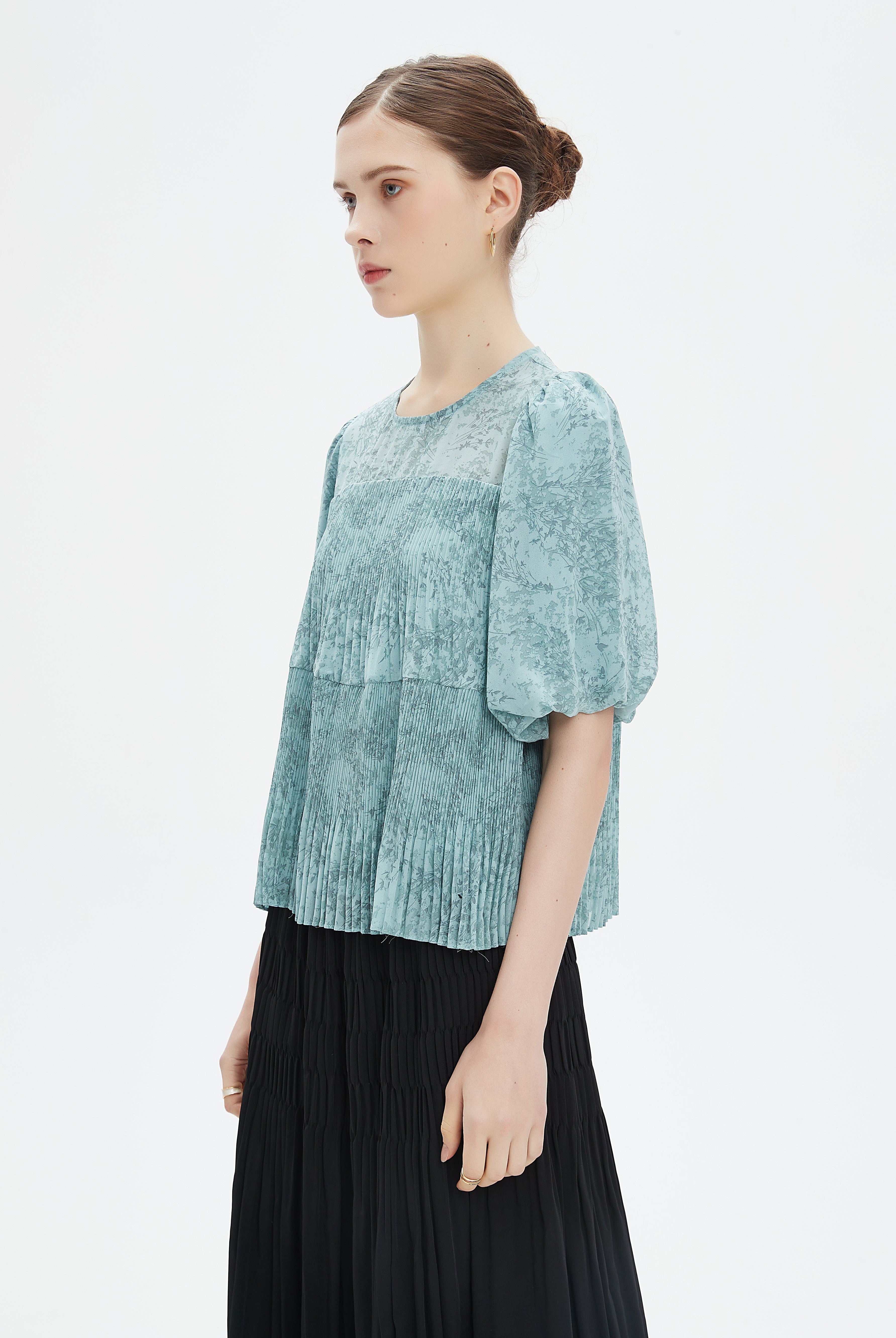 نتشي توب شفاف مشجر نص كم بف نسائي