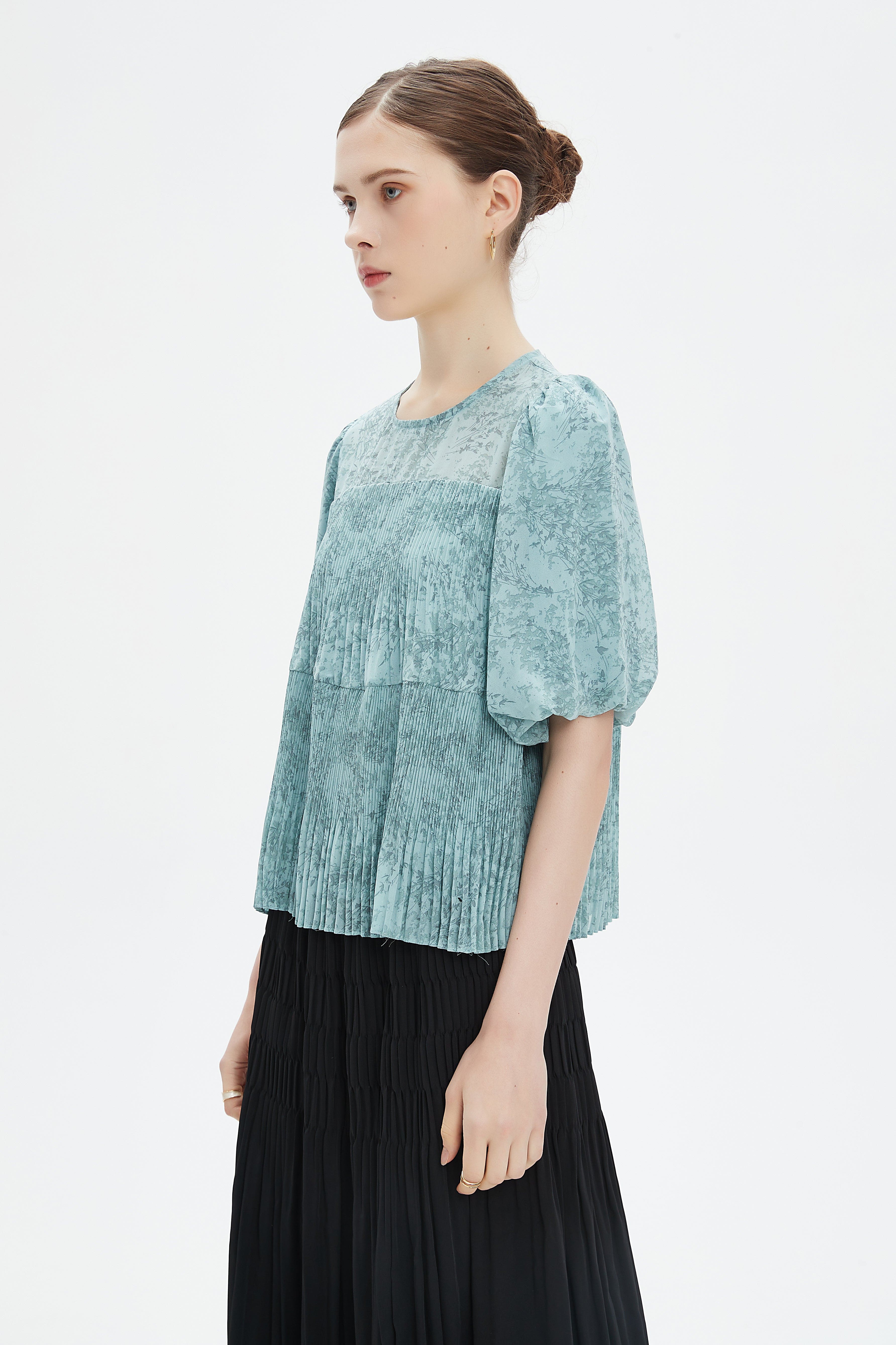 نتشي توب شفاف مشجر نص كم بف نسائي