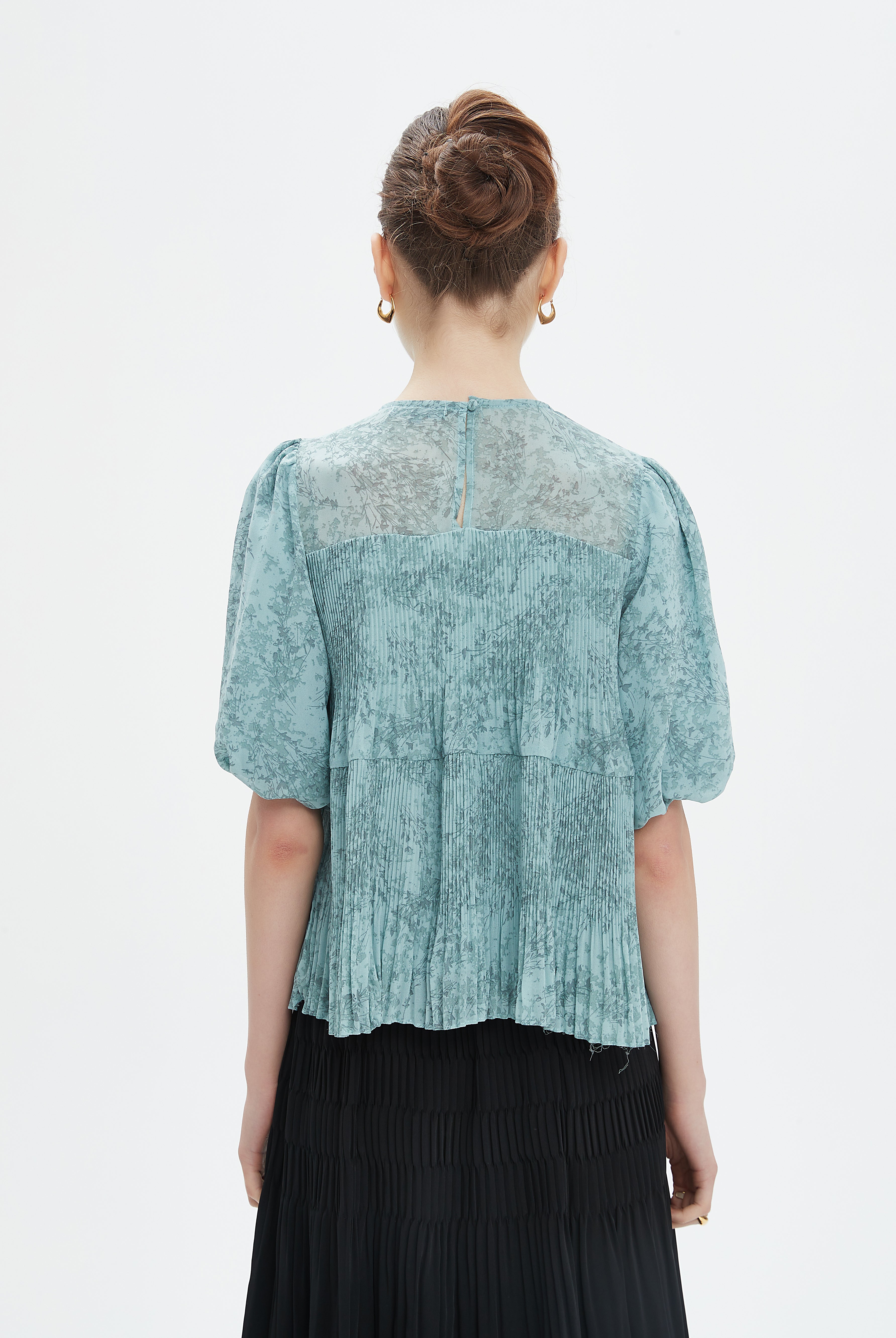 نتشي توب شفاف مشجر نص كم بف نسائي