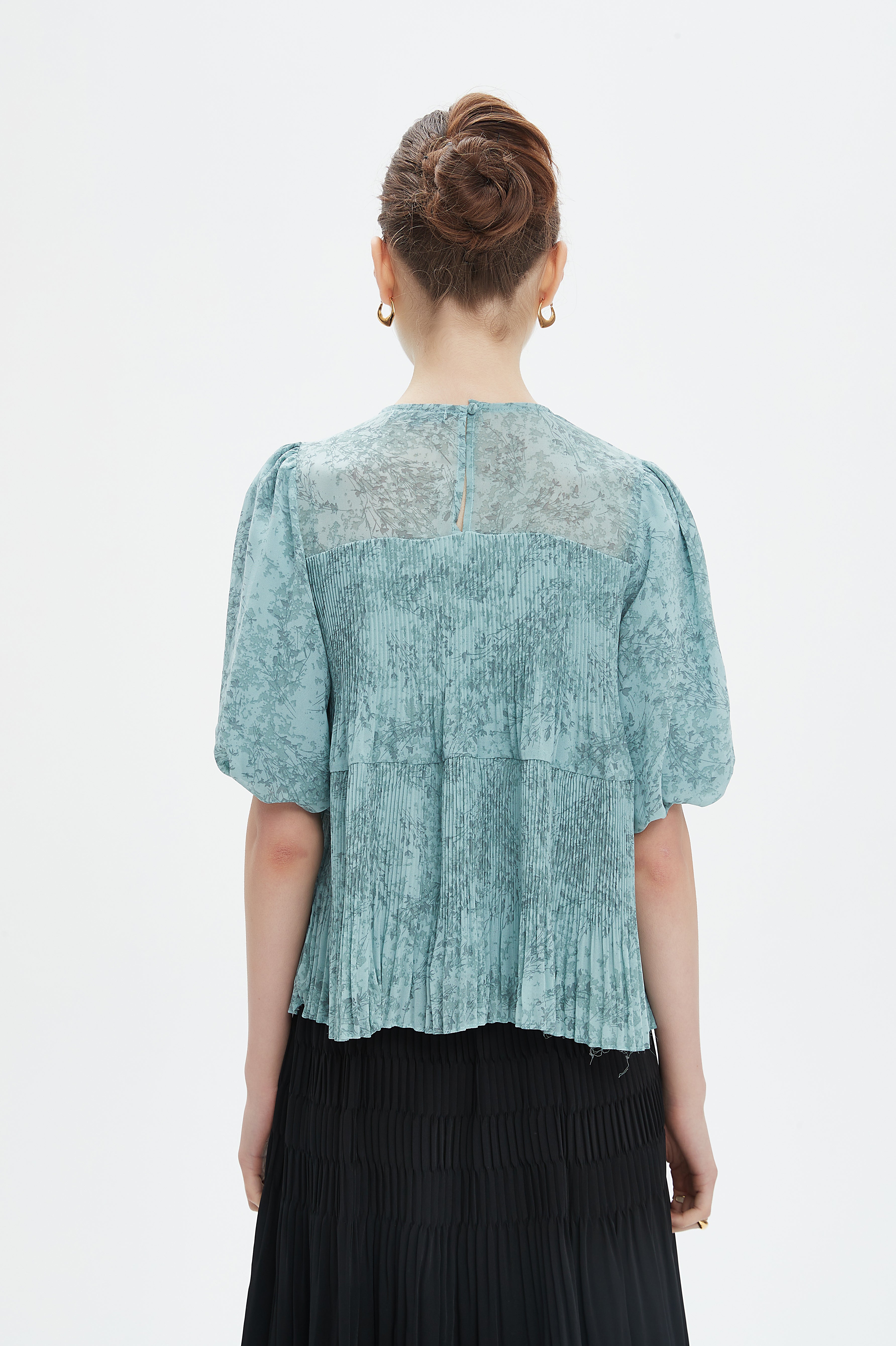 نتشي توب شفاف مشجر نص كم بف نسائي