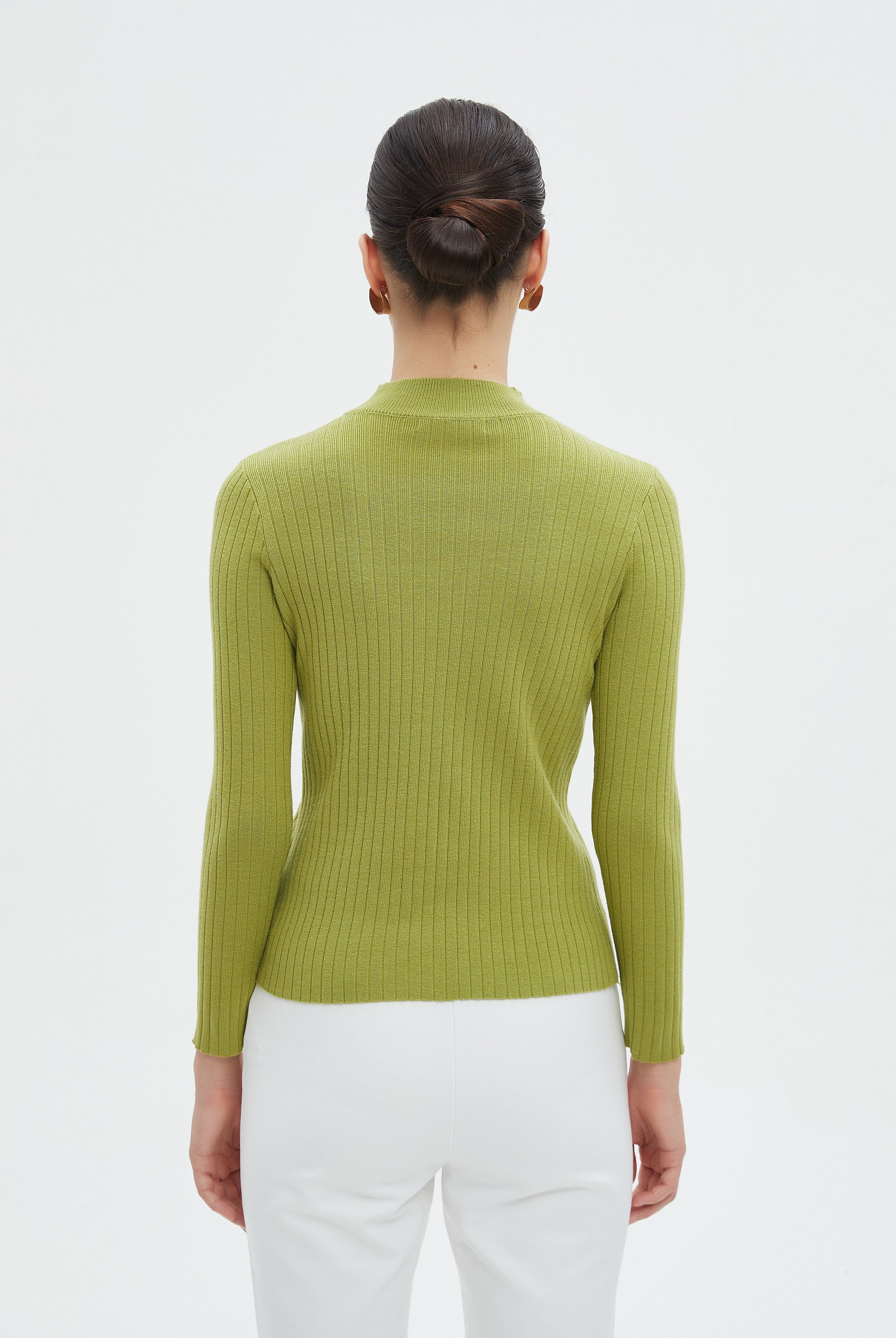 ميكا بلوزة نسائية شتوية طويلة باكمام طويلة ورقبة عالية