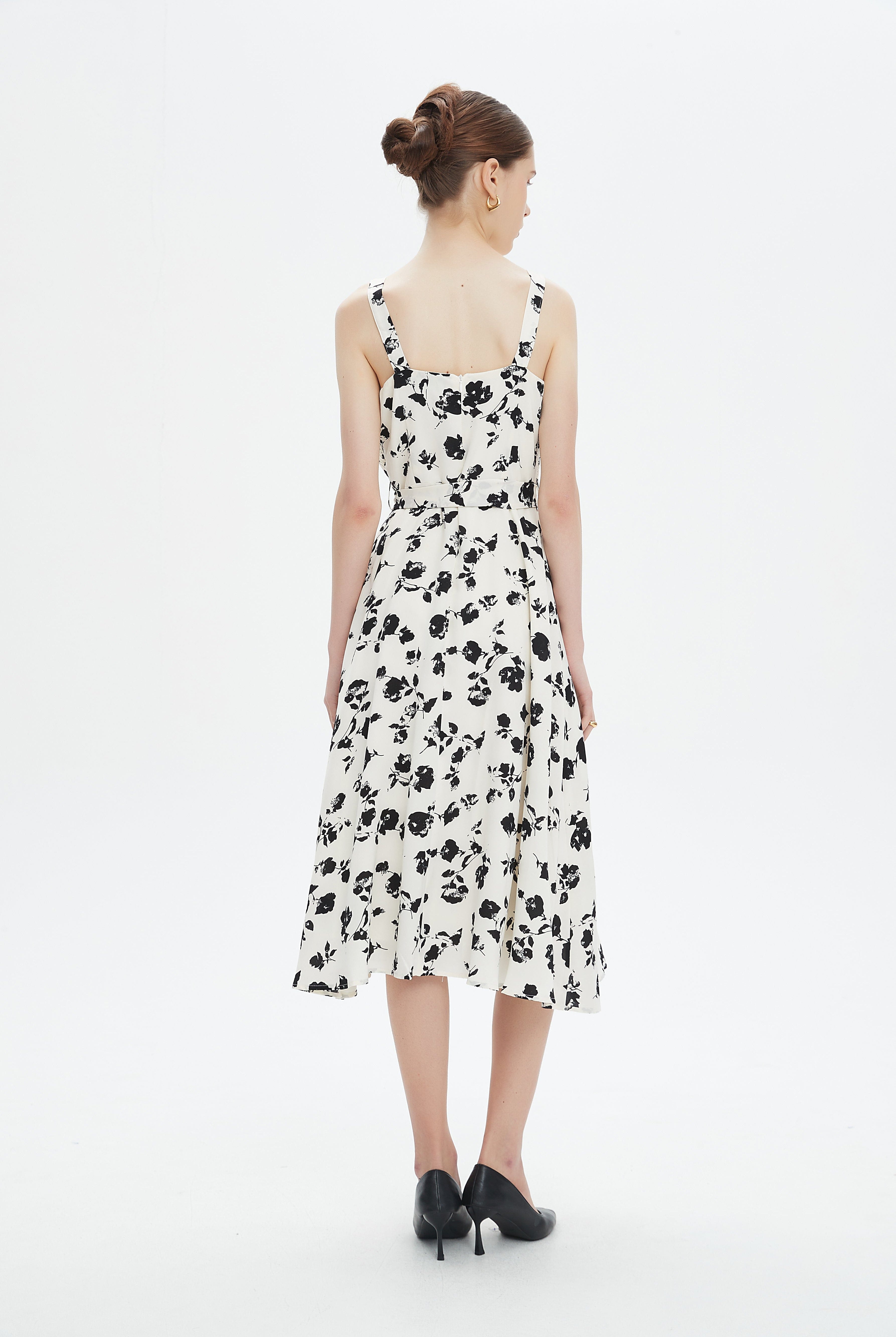 نتشي فستان ميدي بحمالات رفيعة مشجر ورود