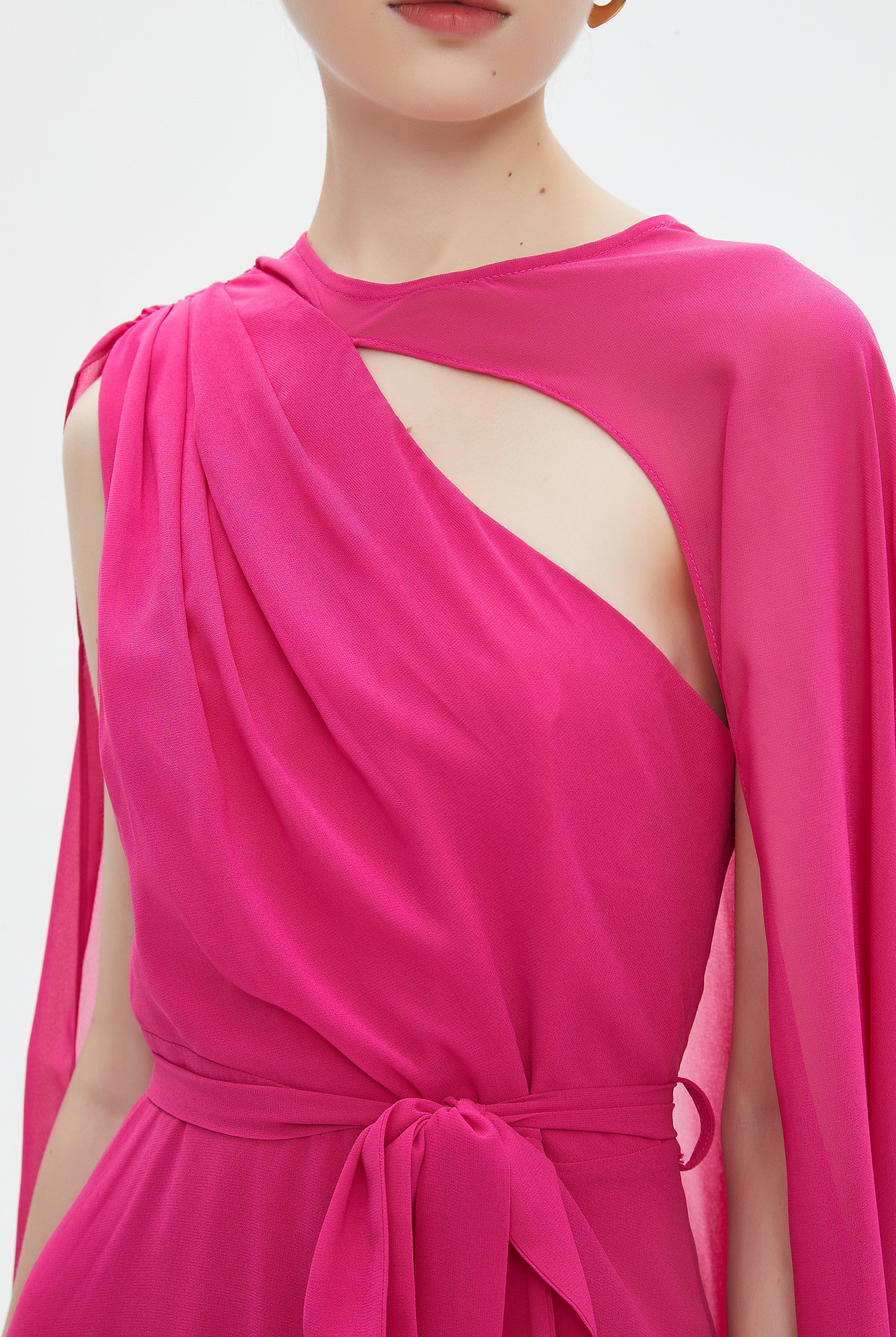 نتشي فستان ميدي كم طويل برباط عالخصر