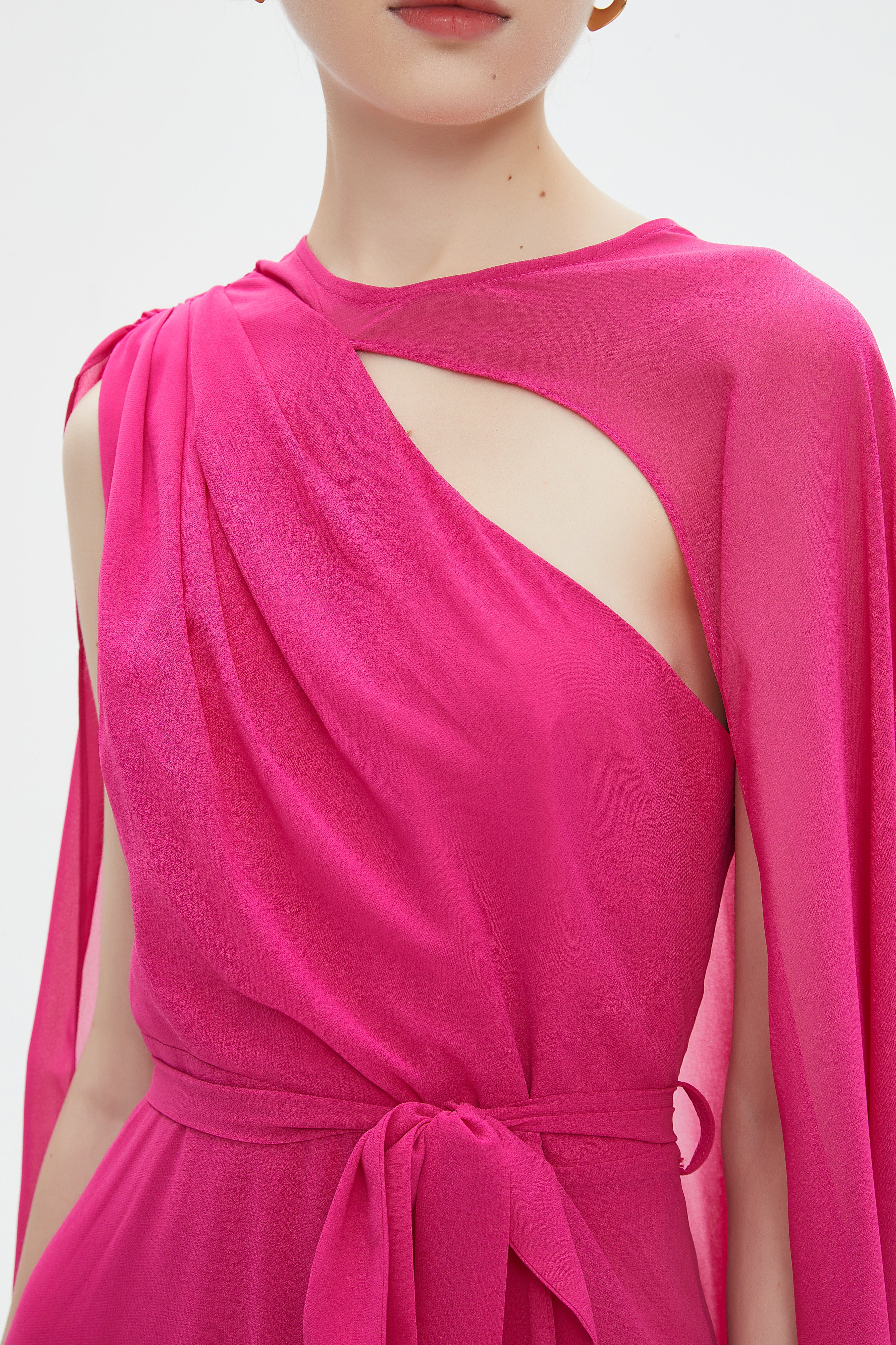 نتشي فستان ميدي كم طويل برباط عالخصر