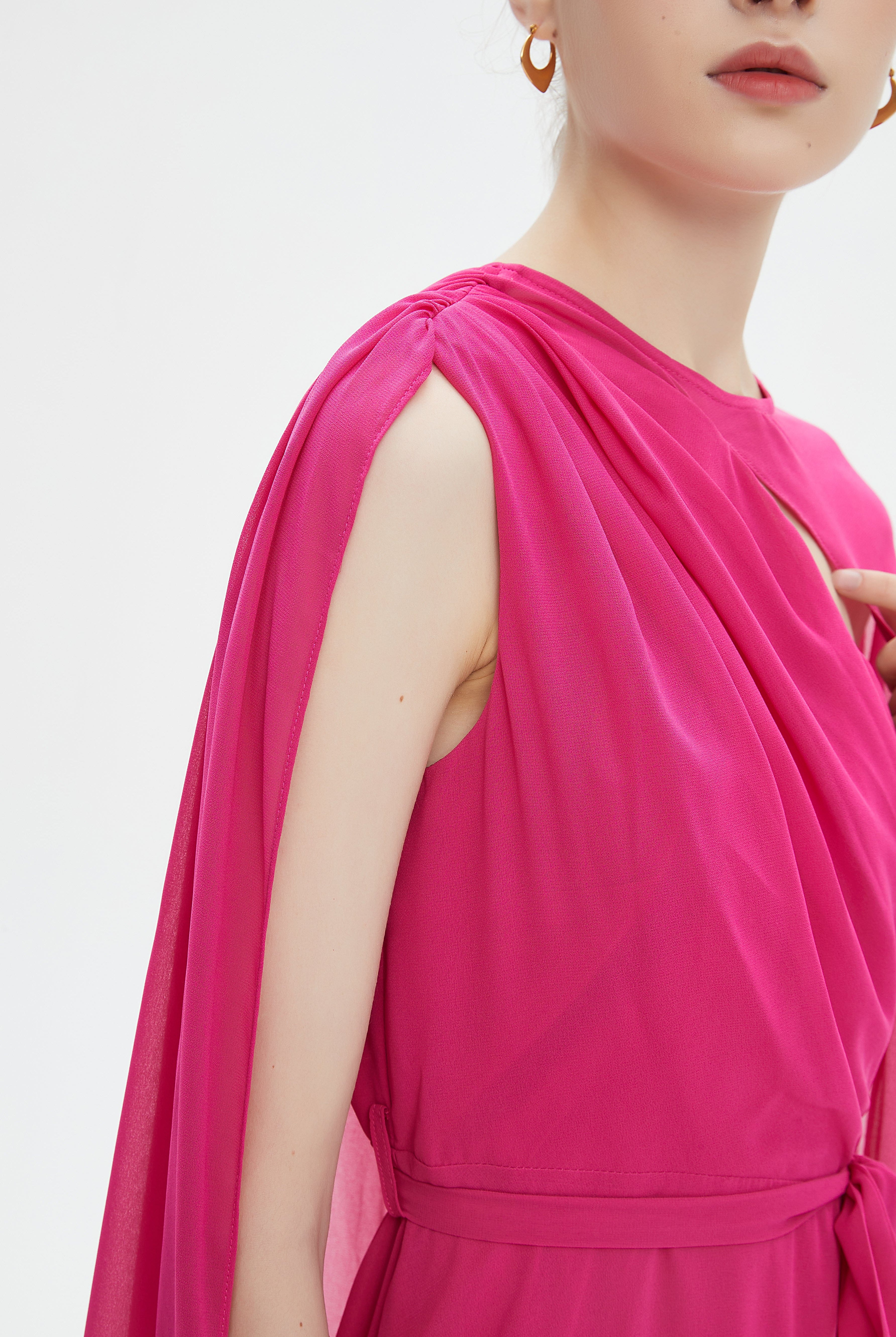 نتشي فستان ميدي كم طويل برباط عالخصر