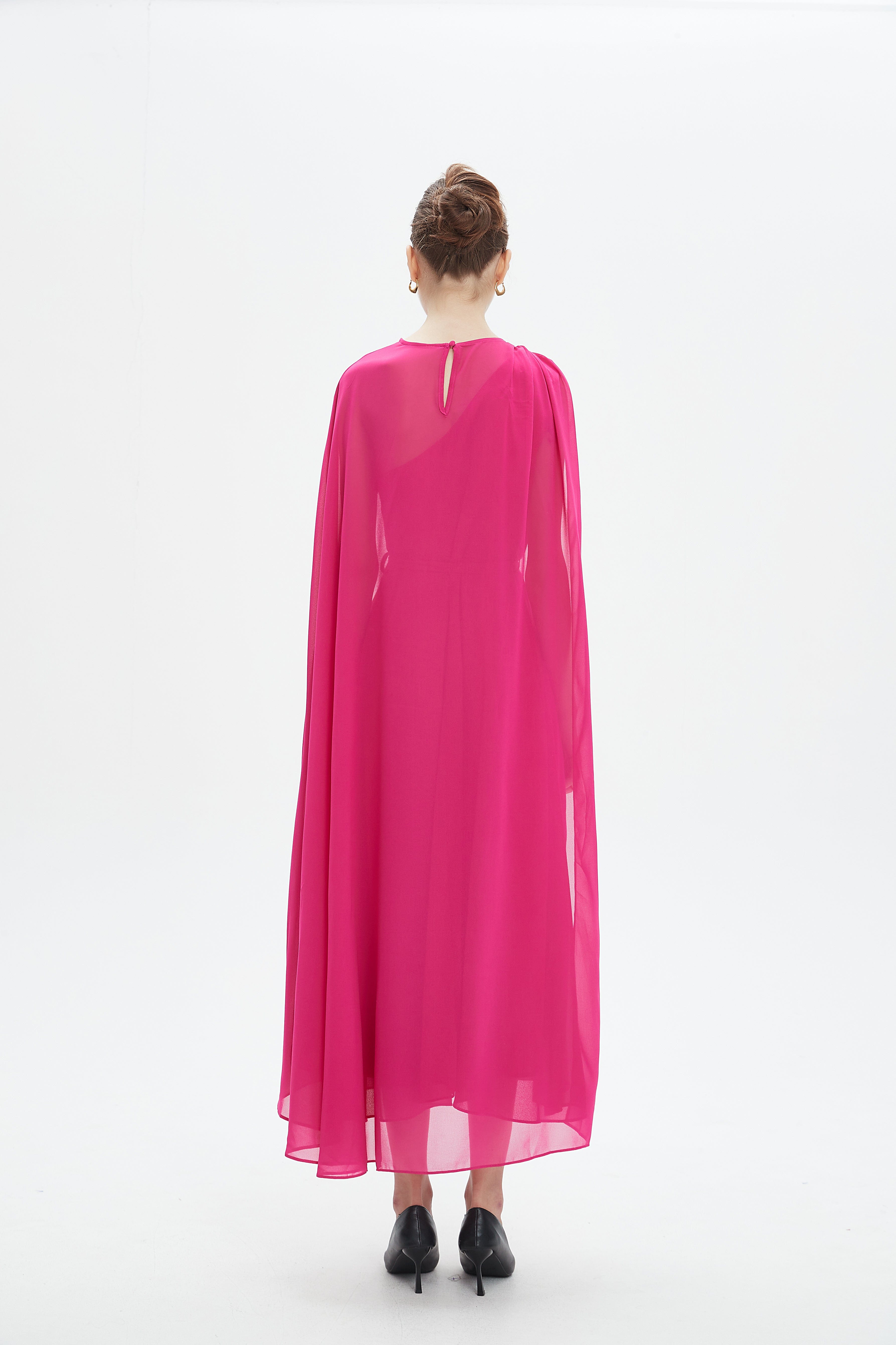 نتشي فستان ميدي كم طويل برباط عالخصر