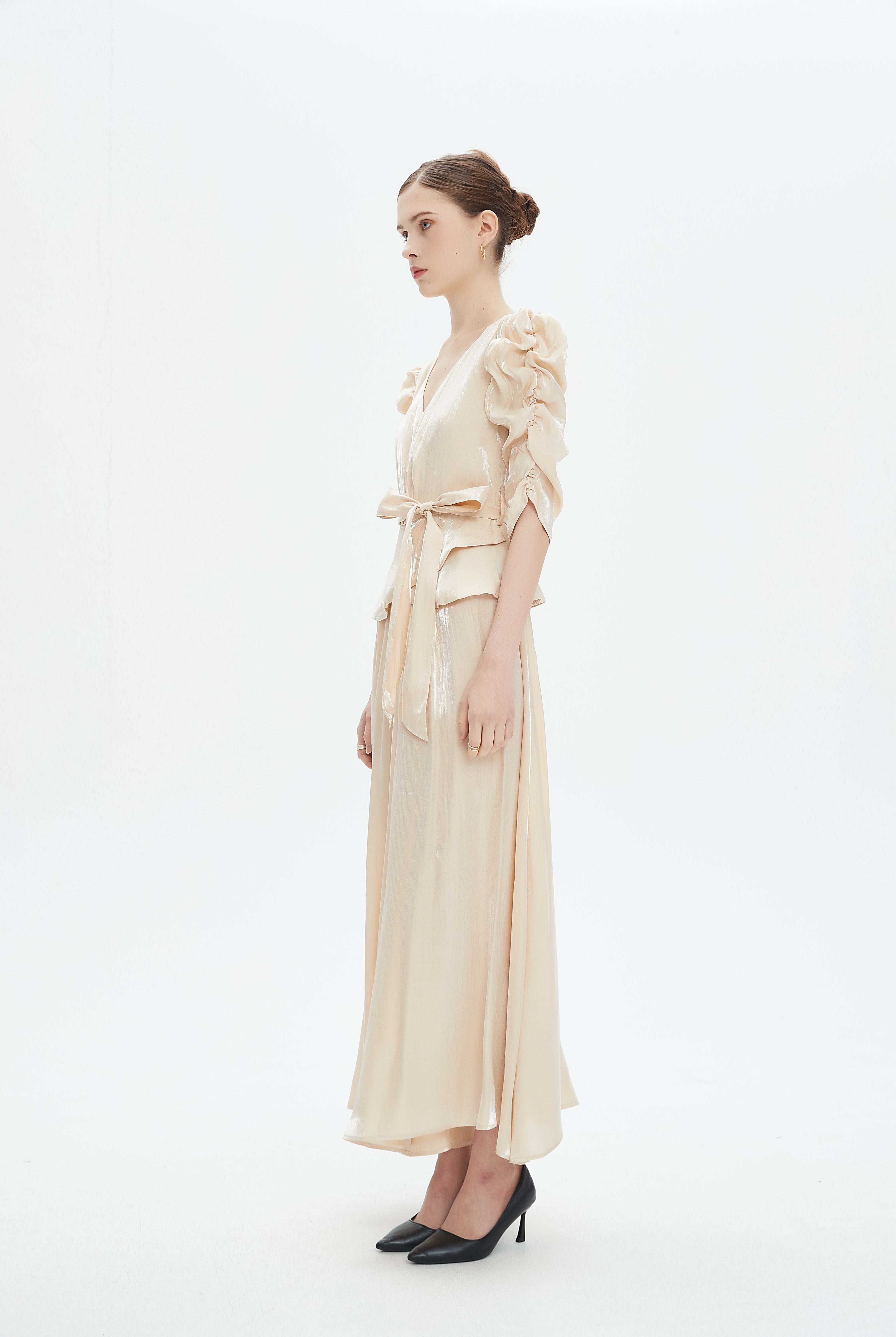 نتشي جمبسوت كم قصير برباط على الخصر