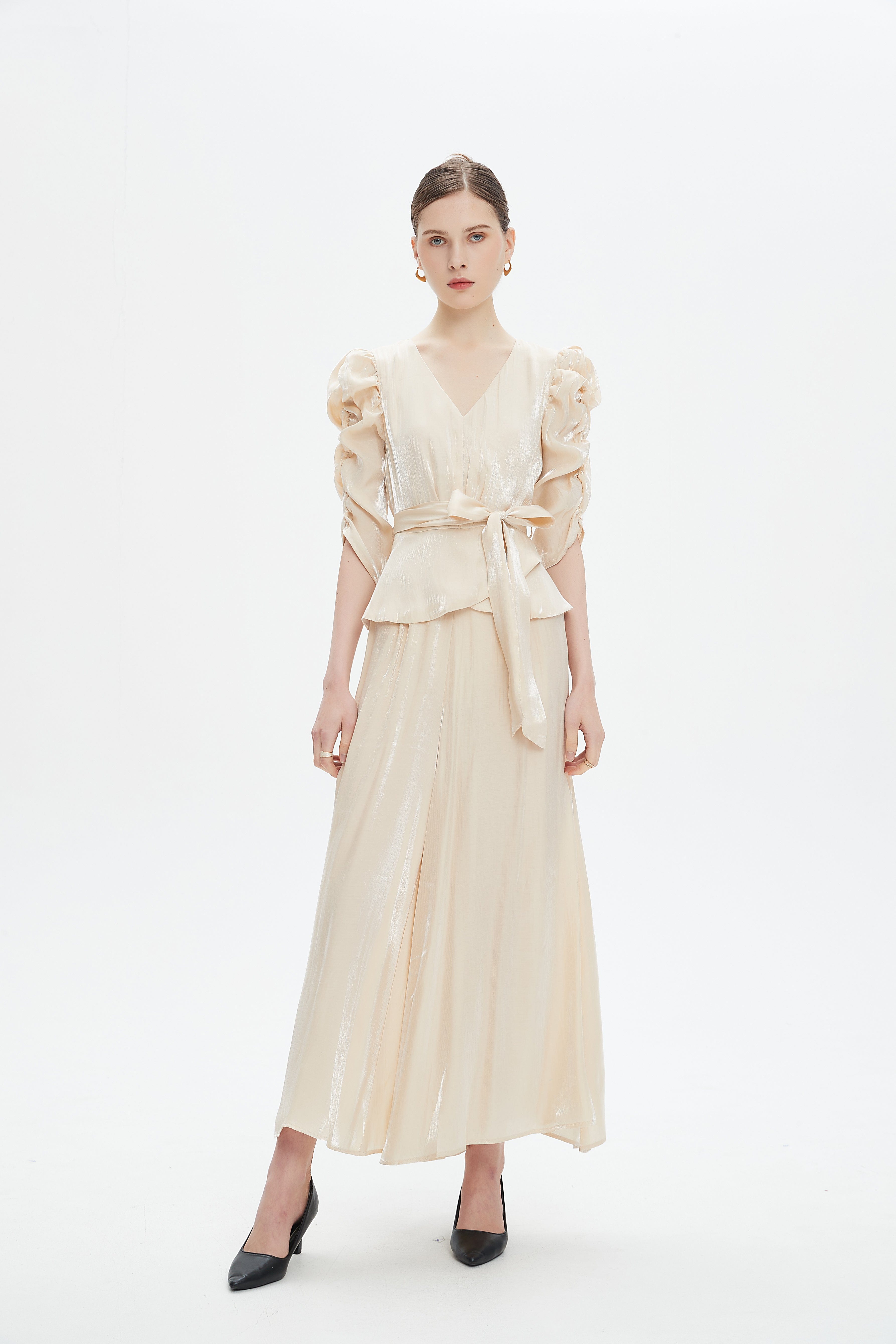 نتشي جمبسوت كم قصير برباط على الخصر