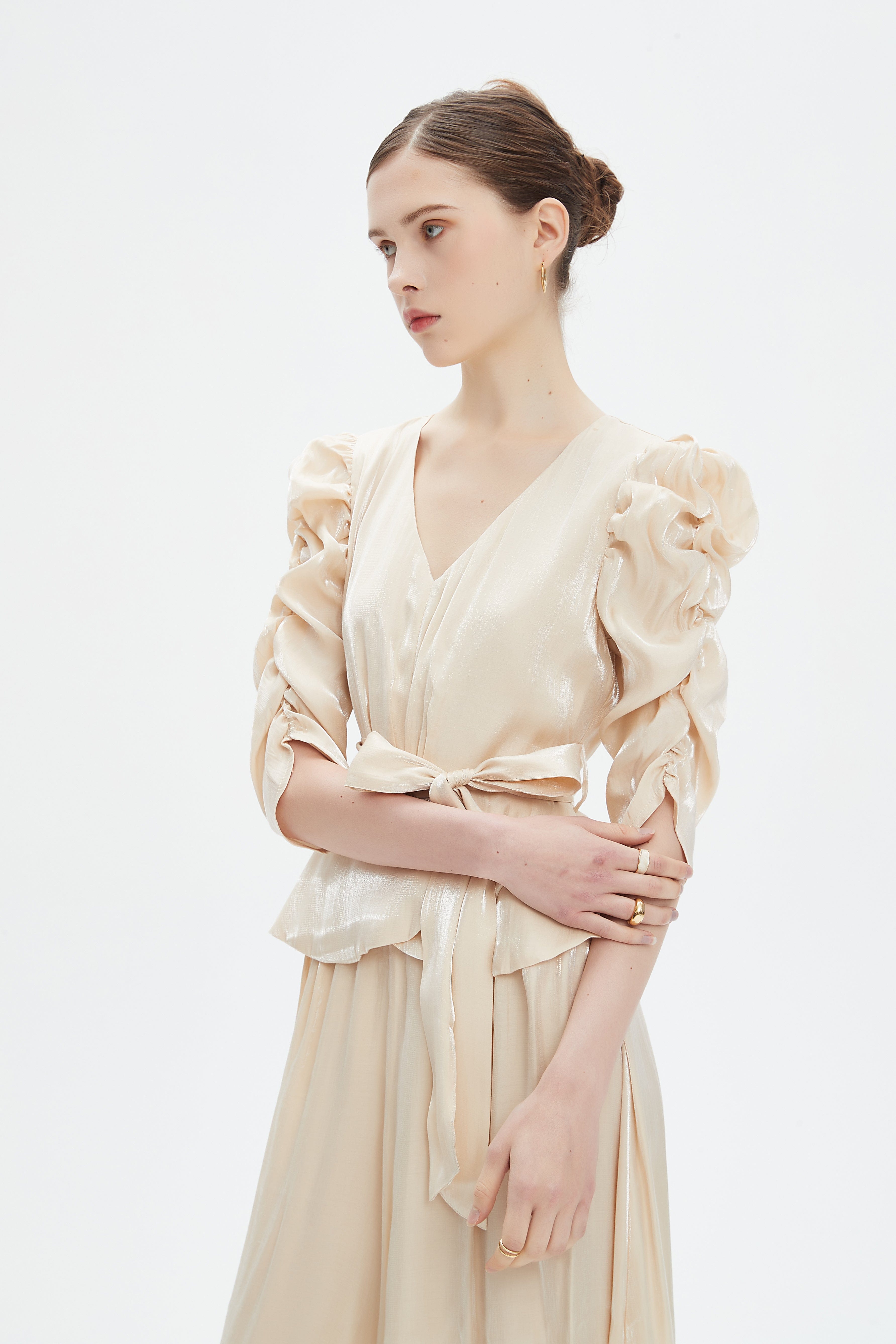 نتشي جمبسوت كم قصير برباط على الخصر