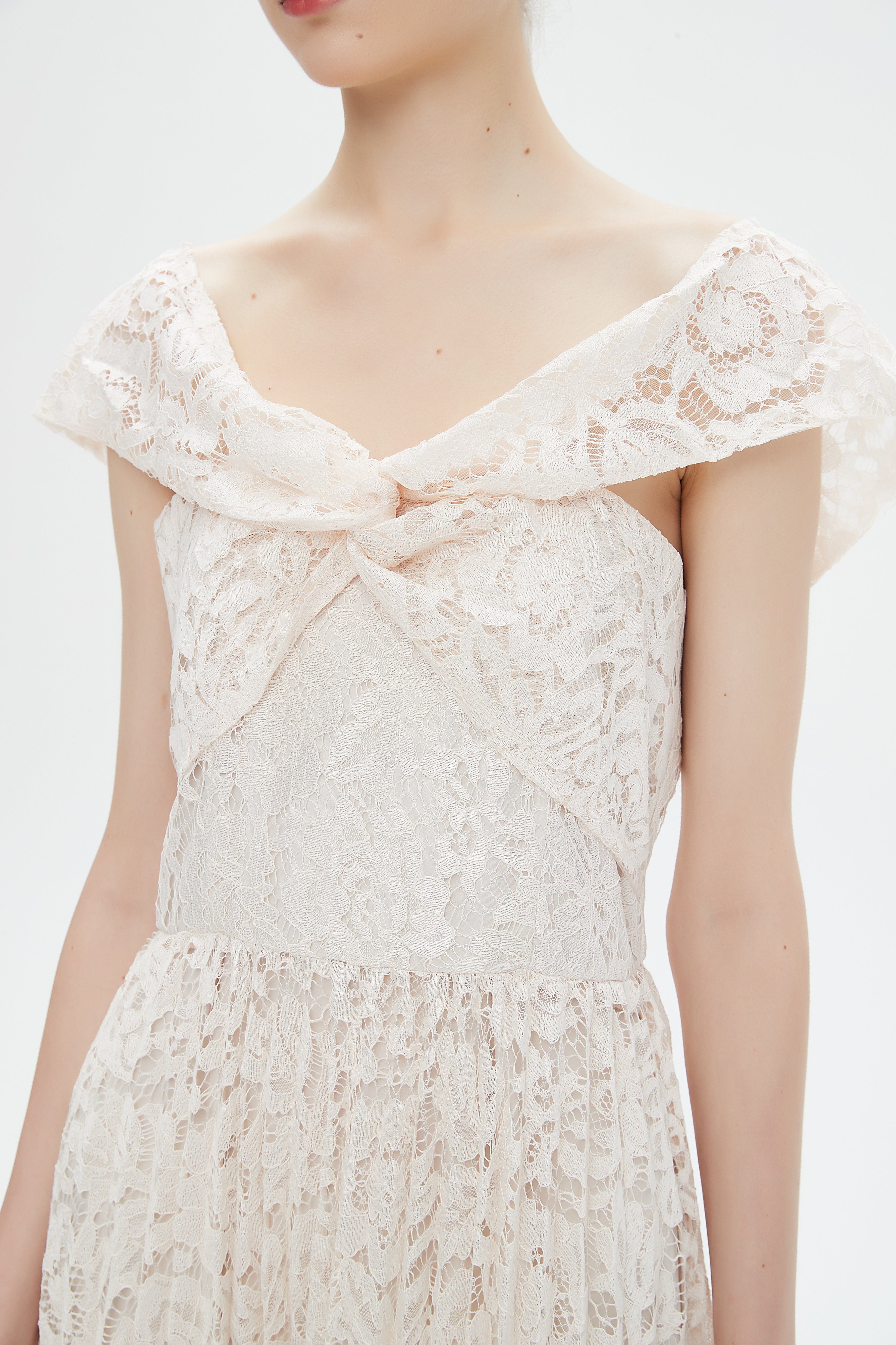 نتشي فستان ميدي بأكمام قصيرة دانتيل مخرم نسائي