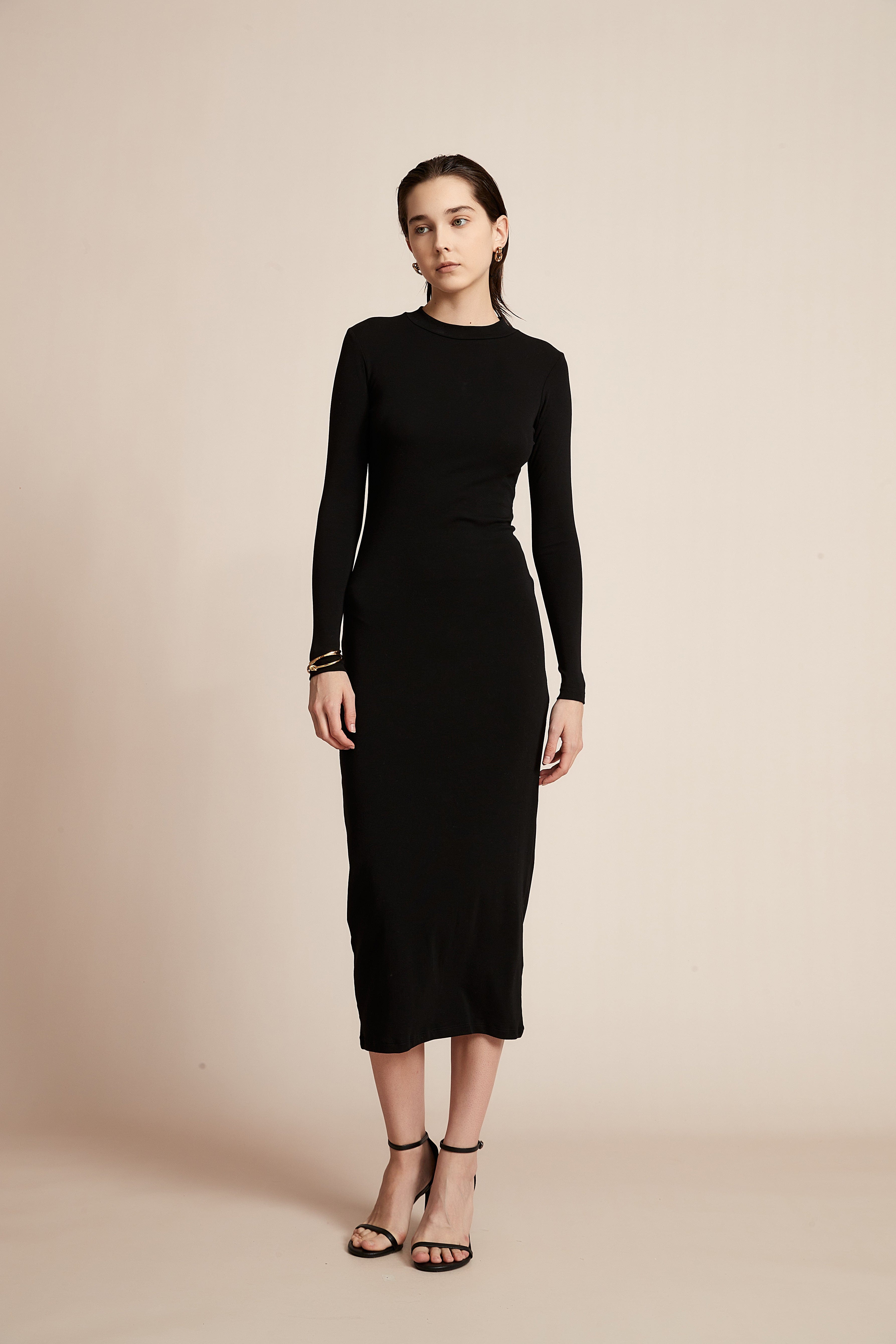 يولا فستان نسائي سادة بكم طويل للدوام