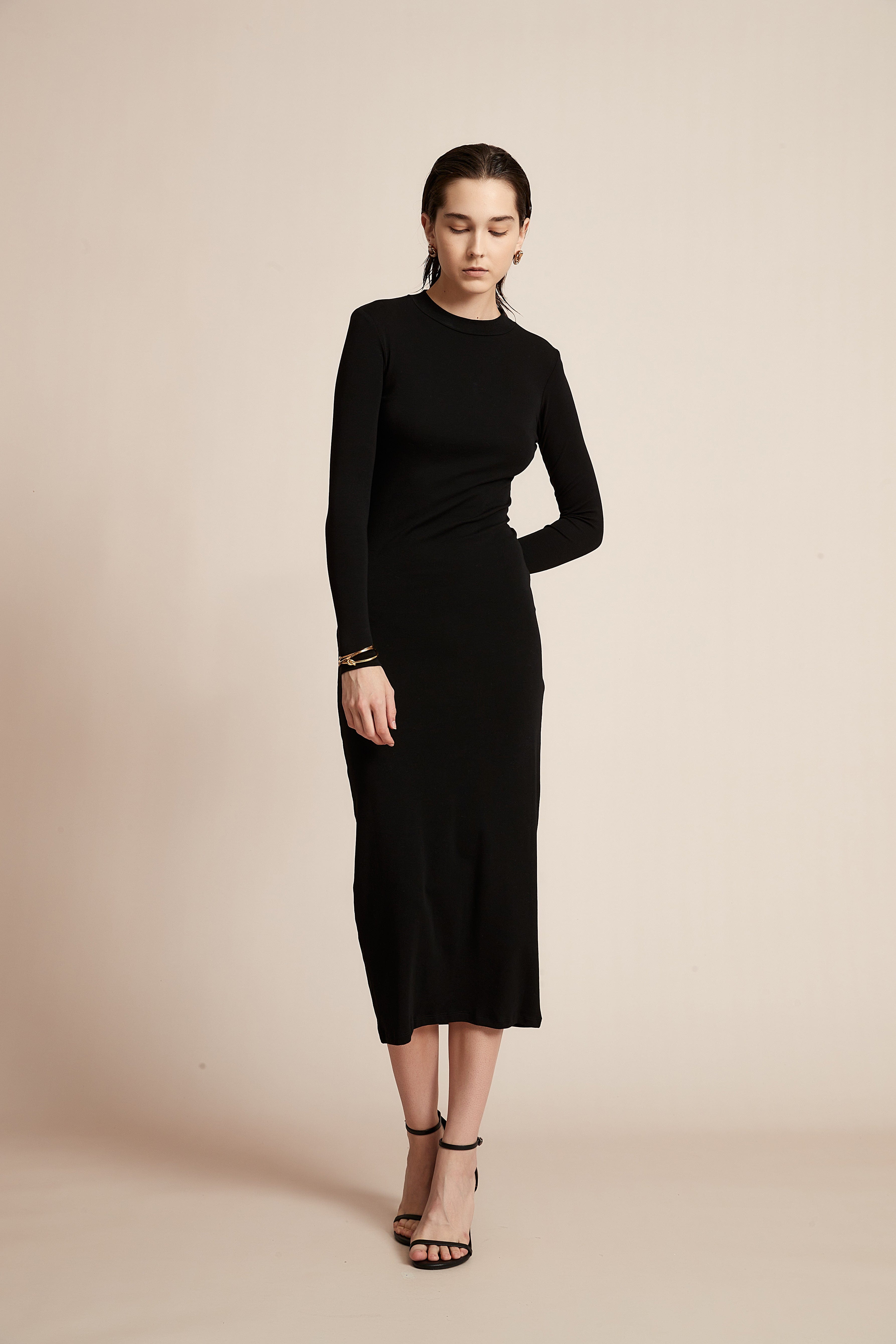 يولا فستان نسائي سادة بكم طويل للدوام