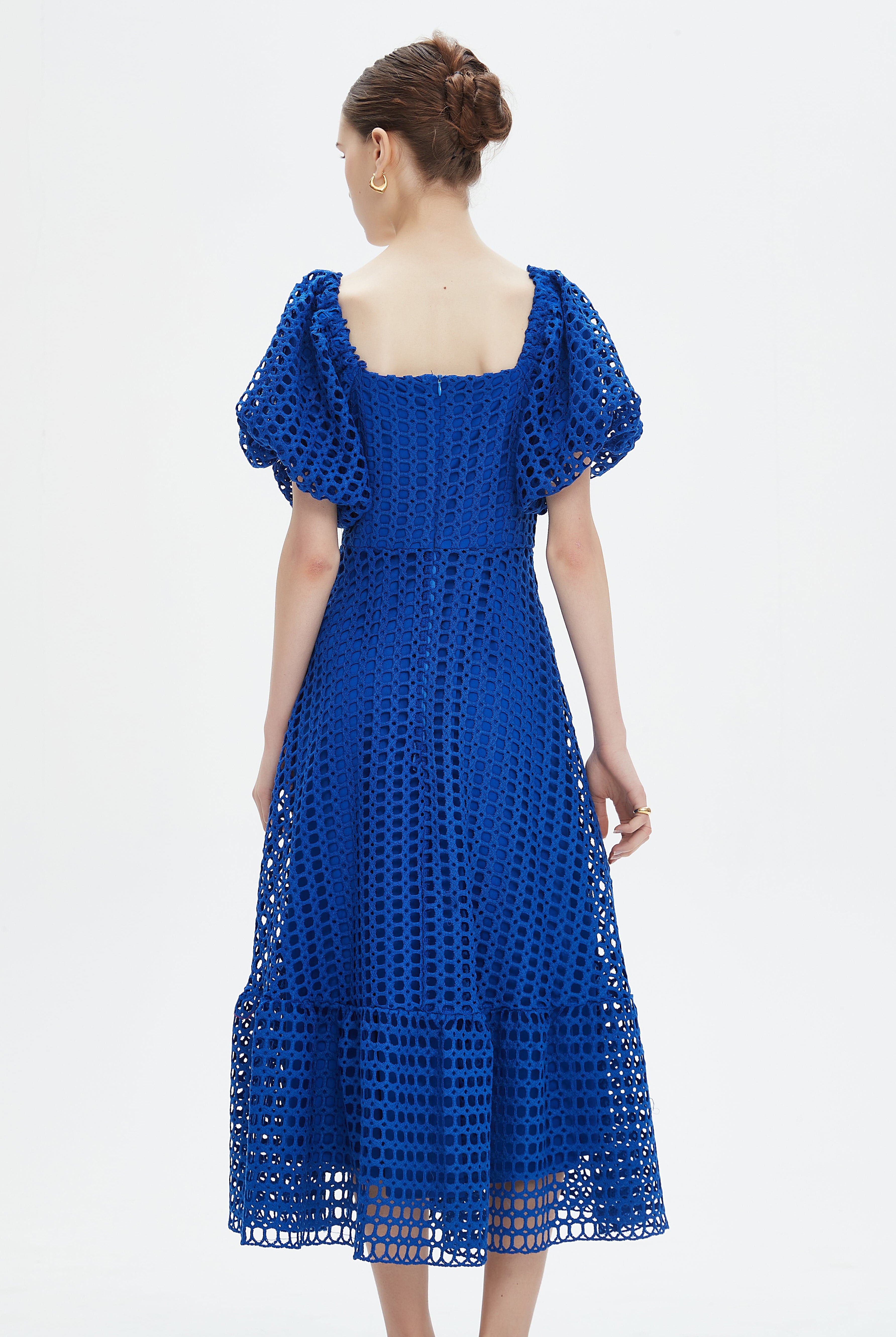 نتشي فستان ميدي منقط مبطن كم قصير بف